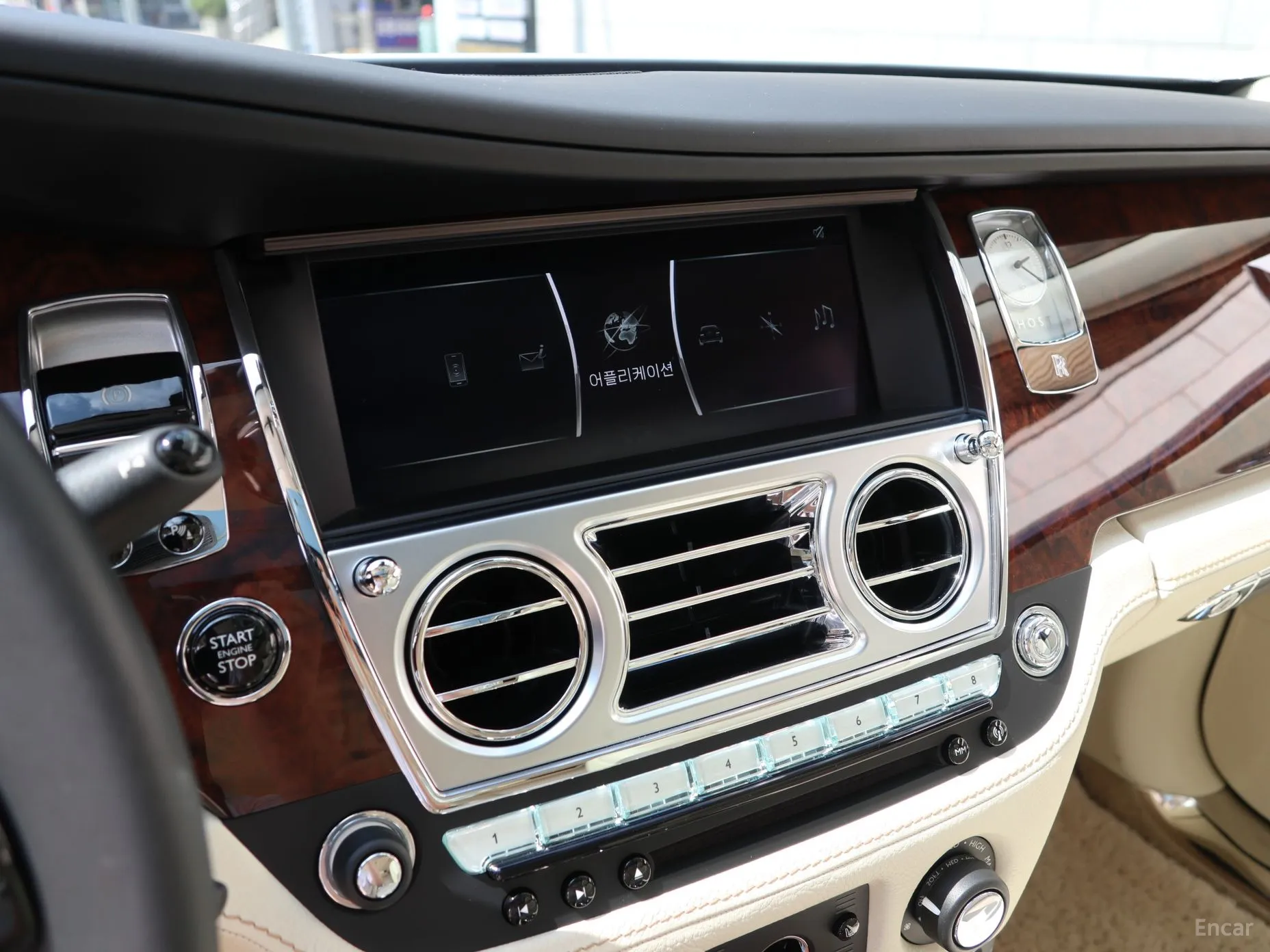 Rolls-Royce Ghost превью 13