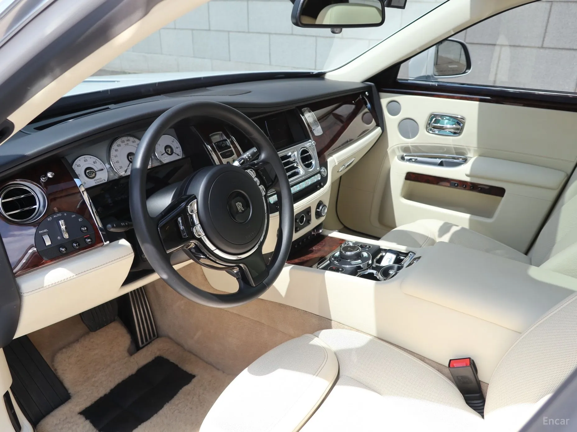 Rolls-Royce Ghost превью 7