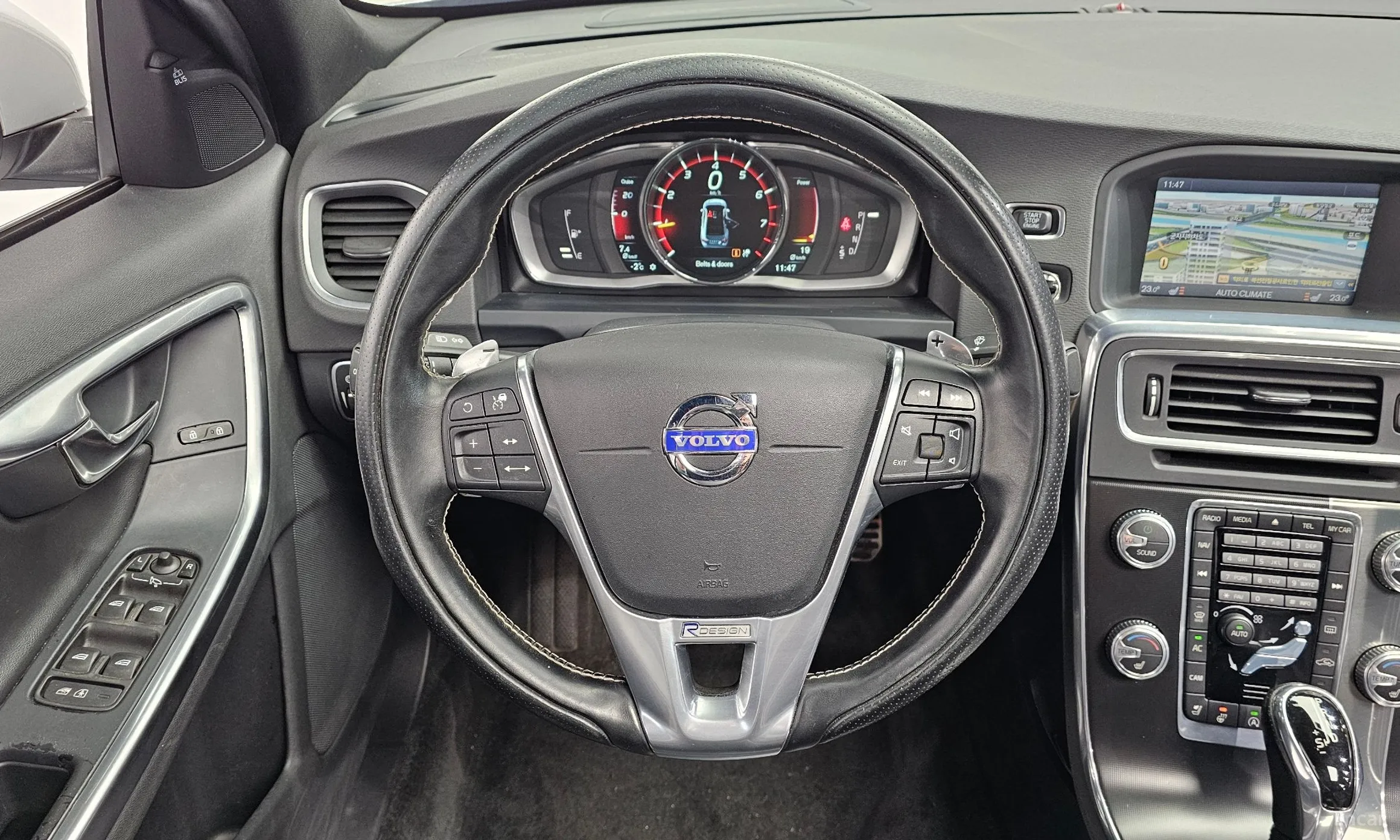 Volvo S60 превью 13