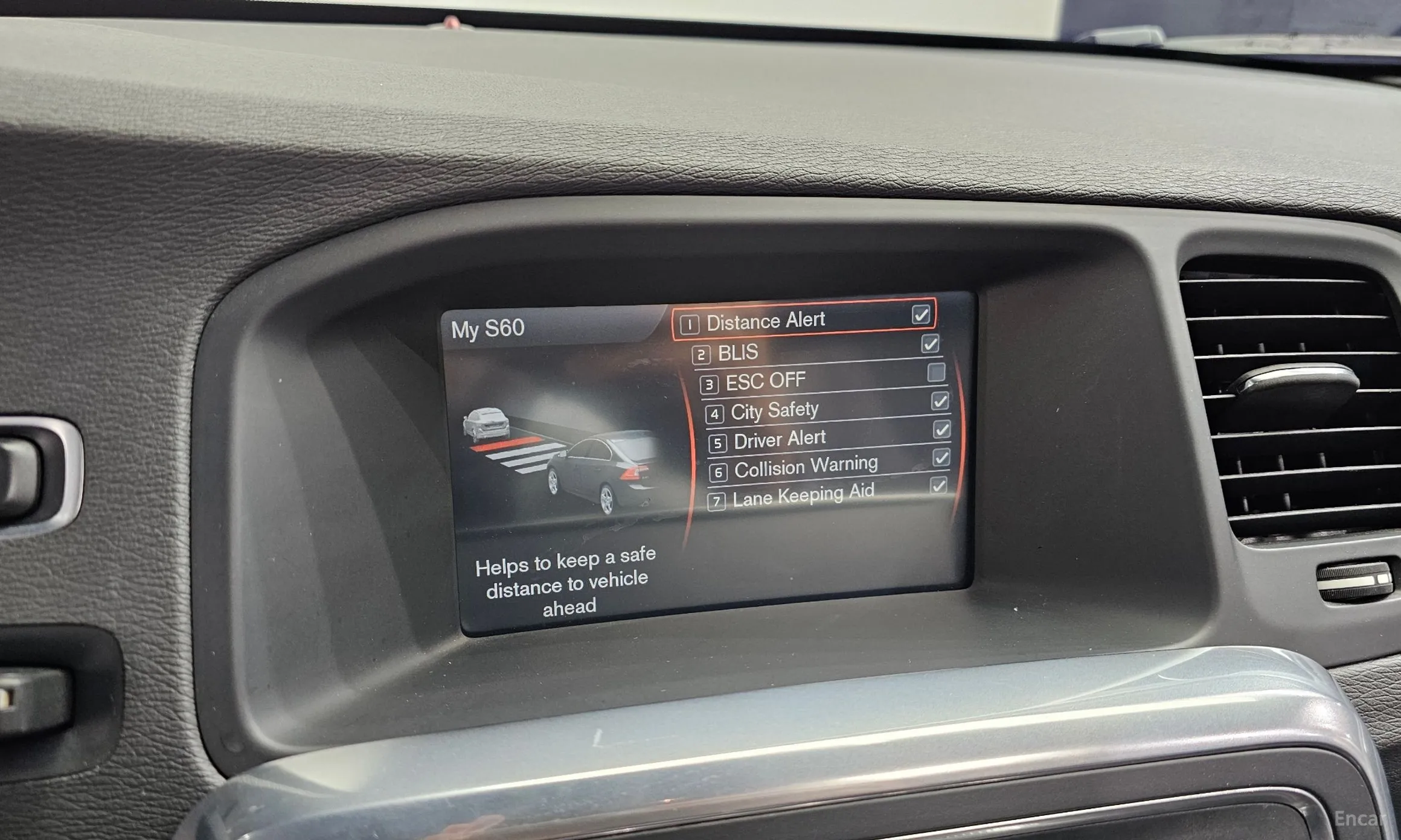 Volvo S60 превью 16