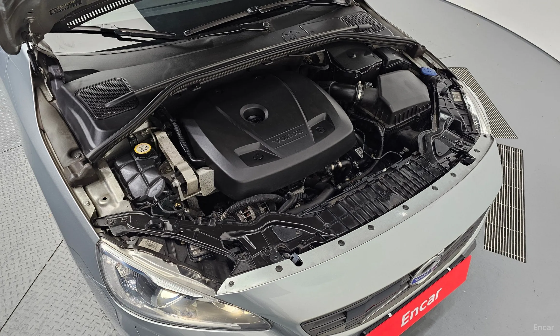 Volvo S60 превью 6