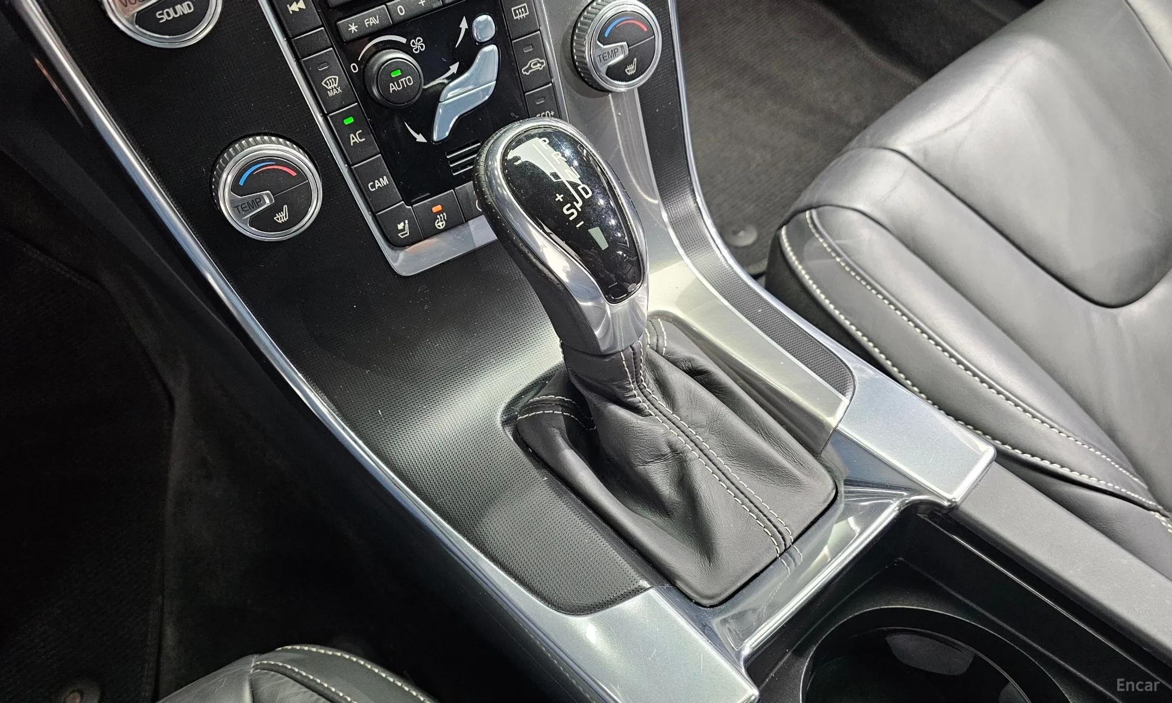 Volvo S60 превью 9