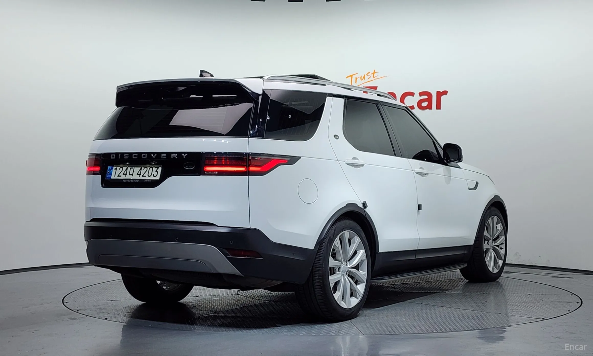 Land Rover Discovery 5 превью 2
