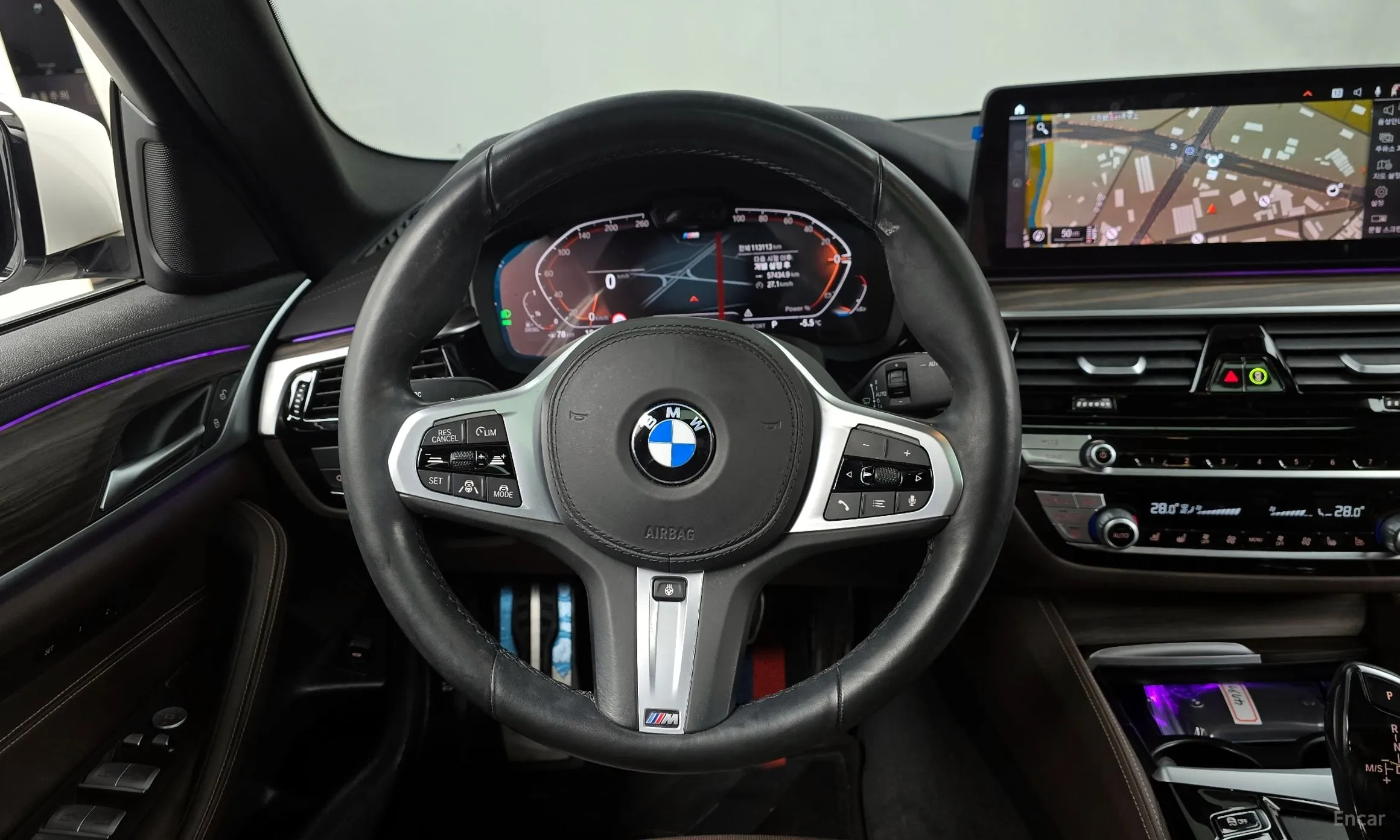 BMW 5 Series (G30) превью 13