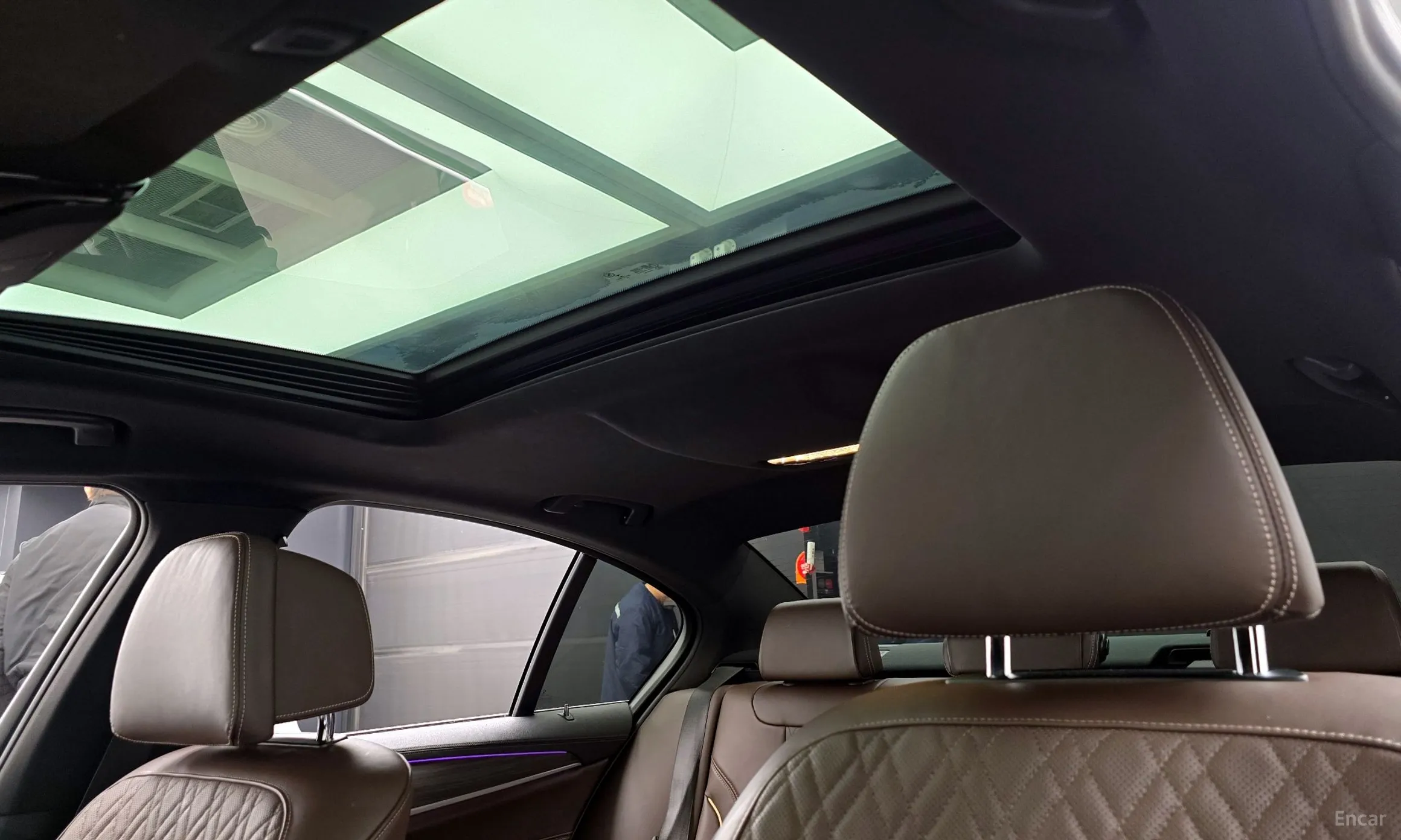 BMW 5 Series (G30) превью 18