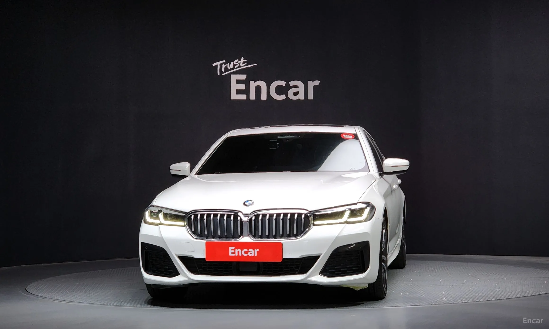 BMW 5 Series (G30) превью 3