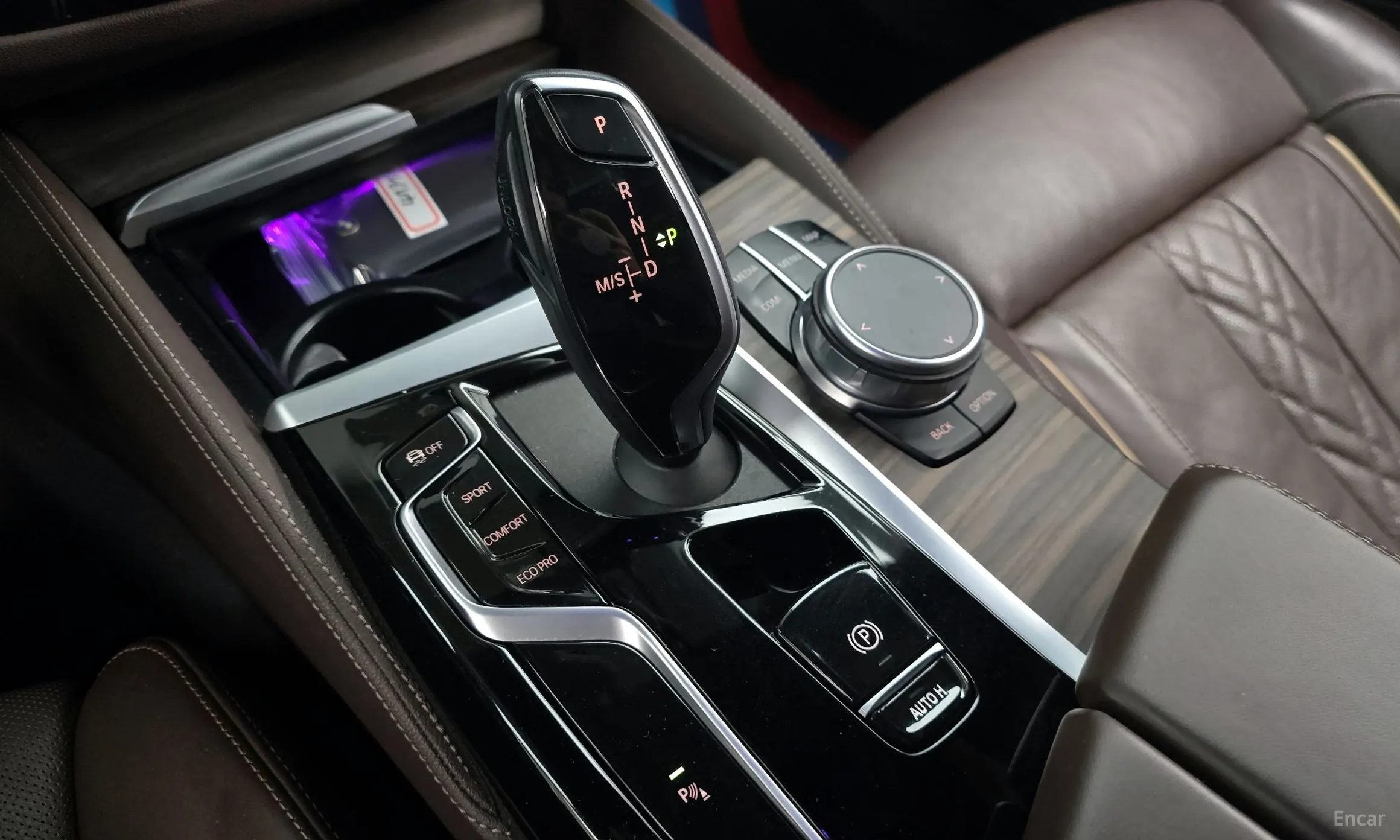 BMW 5 Series (G30) превью 9
