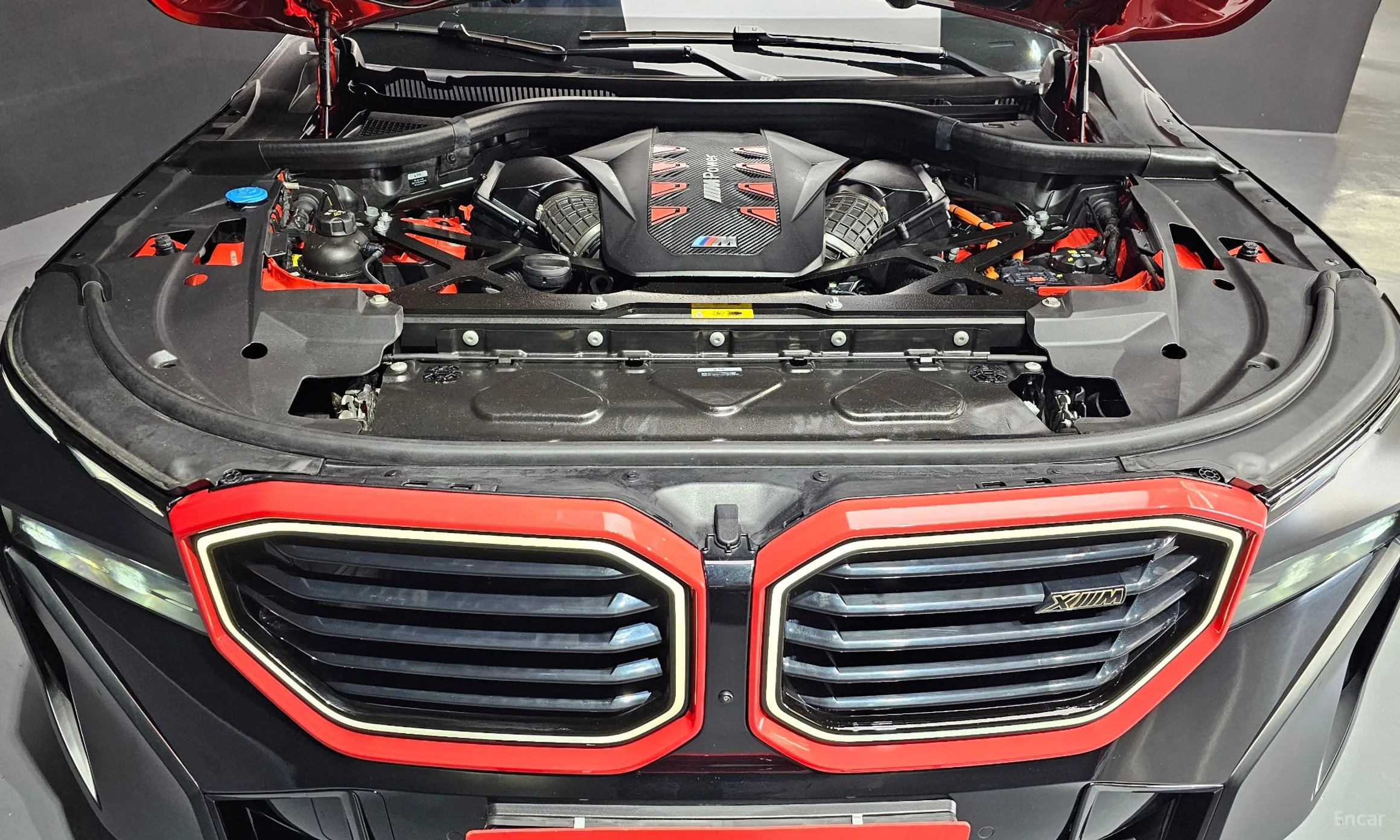BMW XM (G09) превью 6