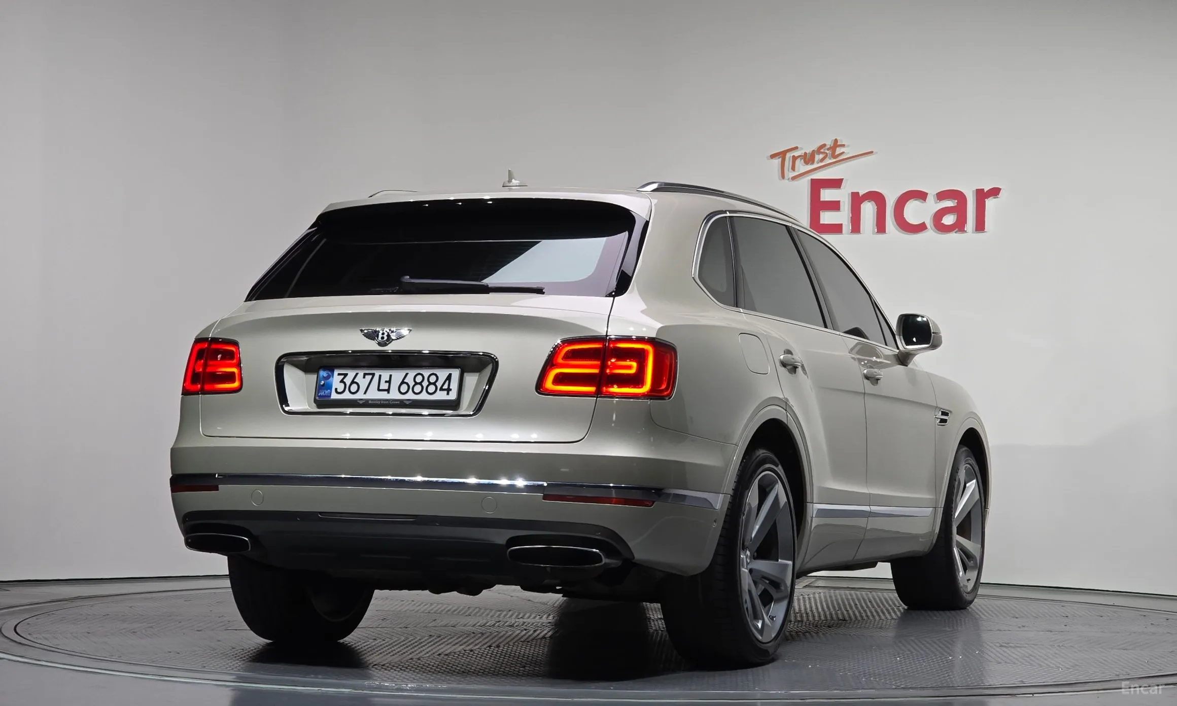 Bentley Bentayga превью 2