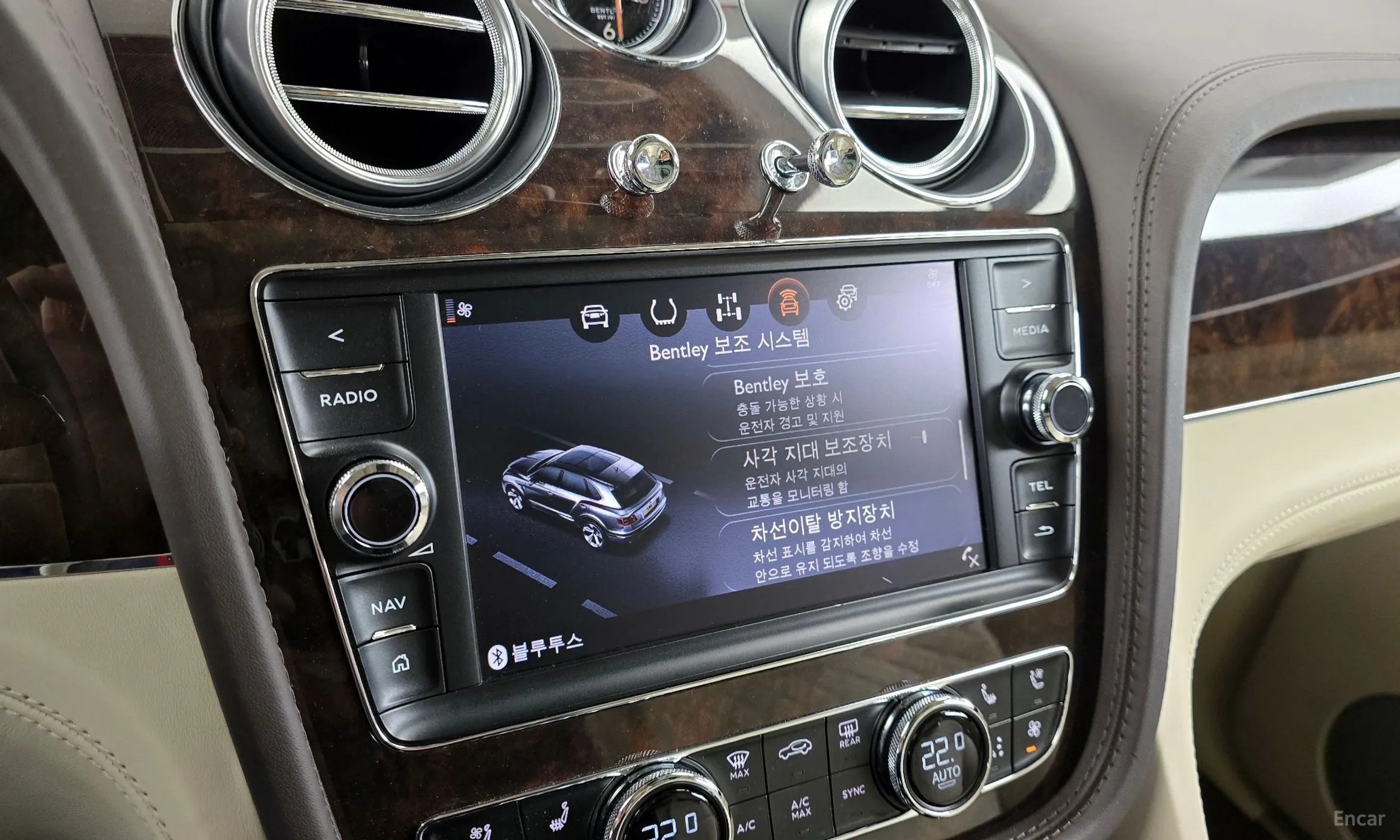 Bentley Bentayga превью 16