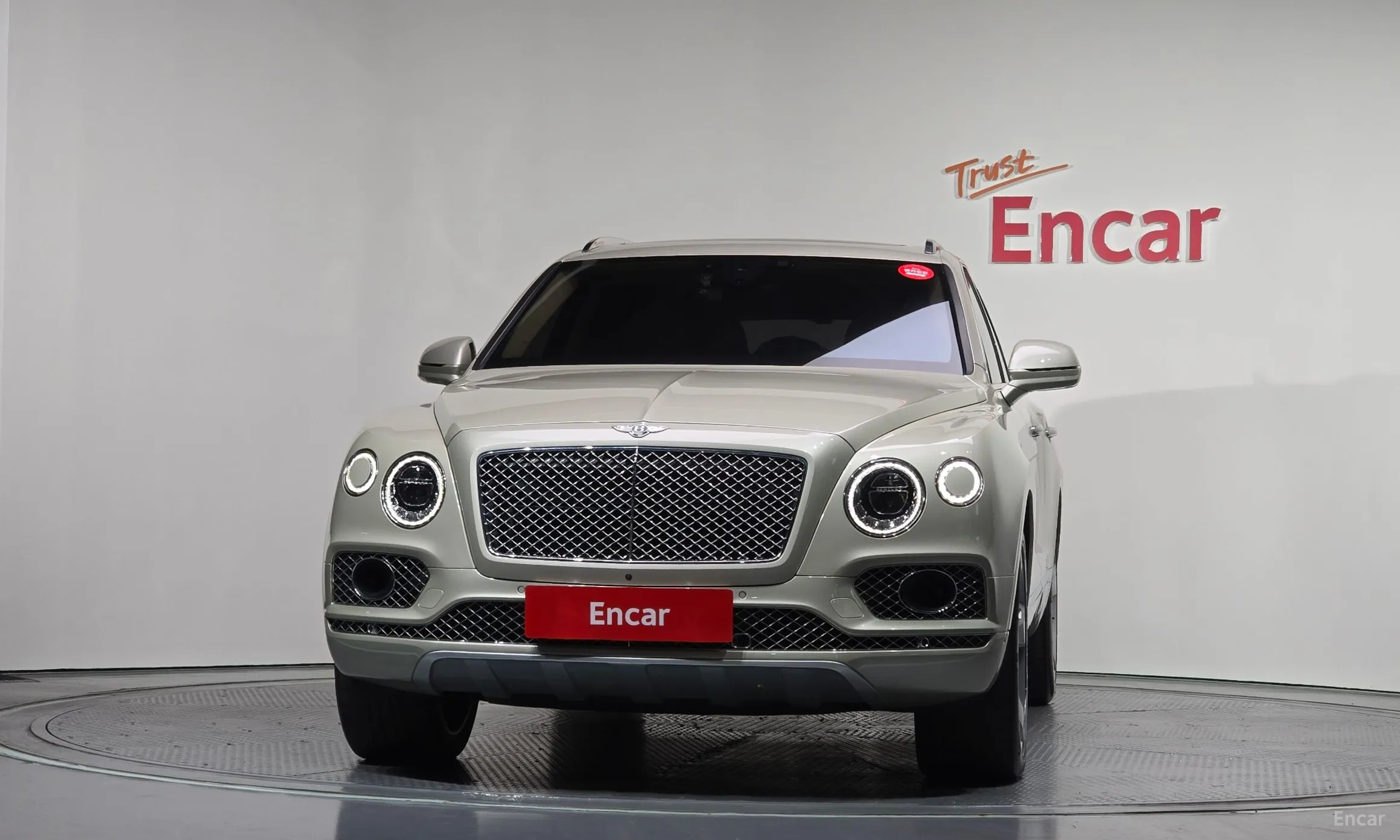 Bentley Bentayga превью 3