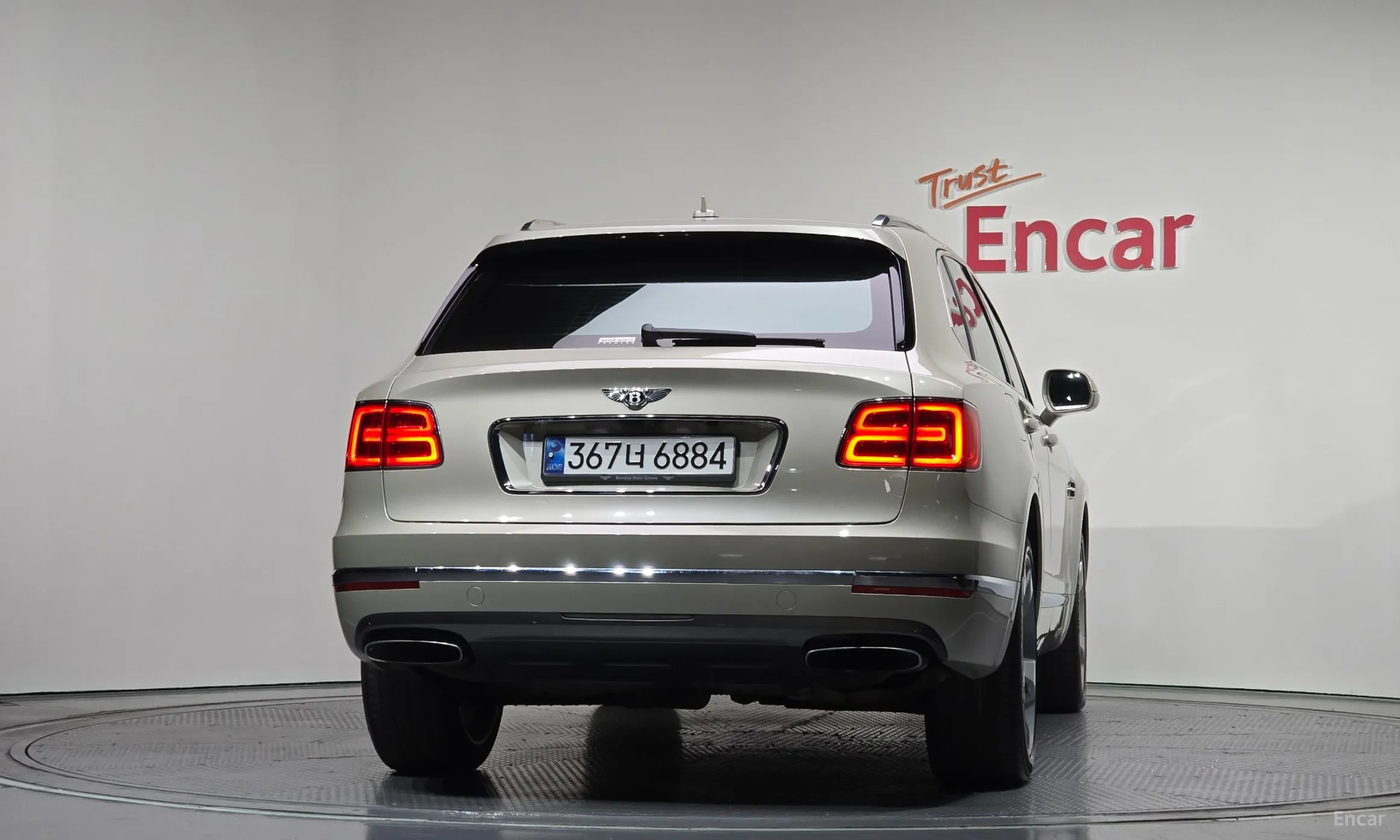Bentley Bentayga превью 4