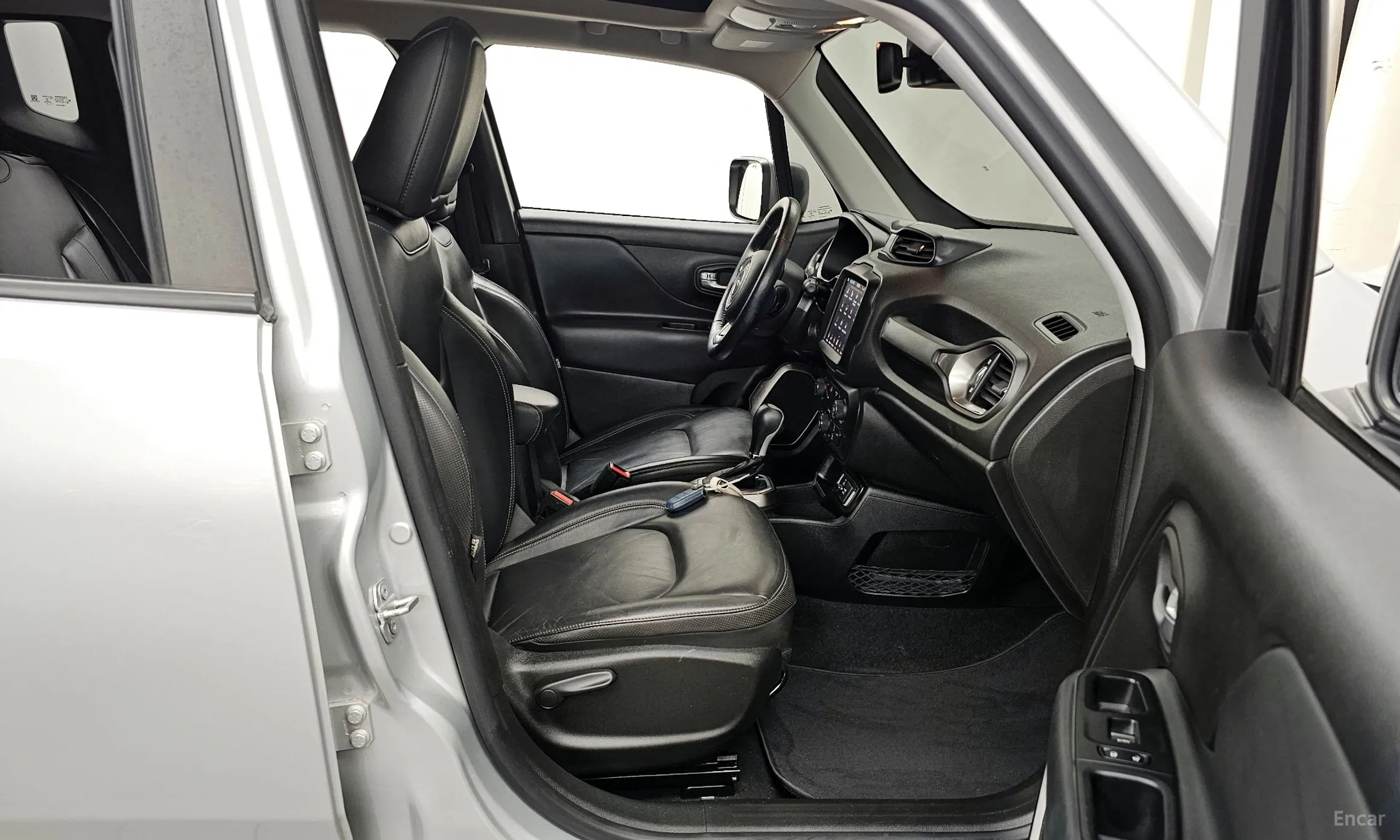 Jeep Renegade превью 11
