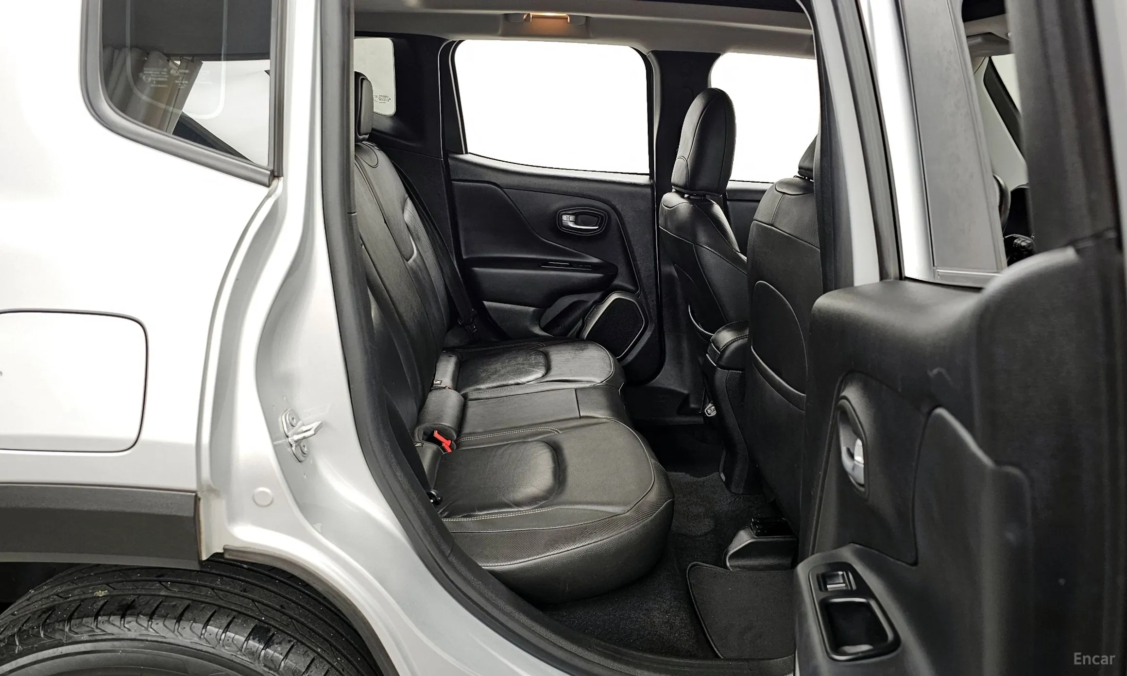 Jeep Renegade превью 12