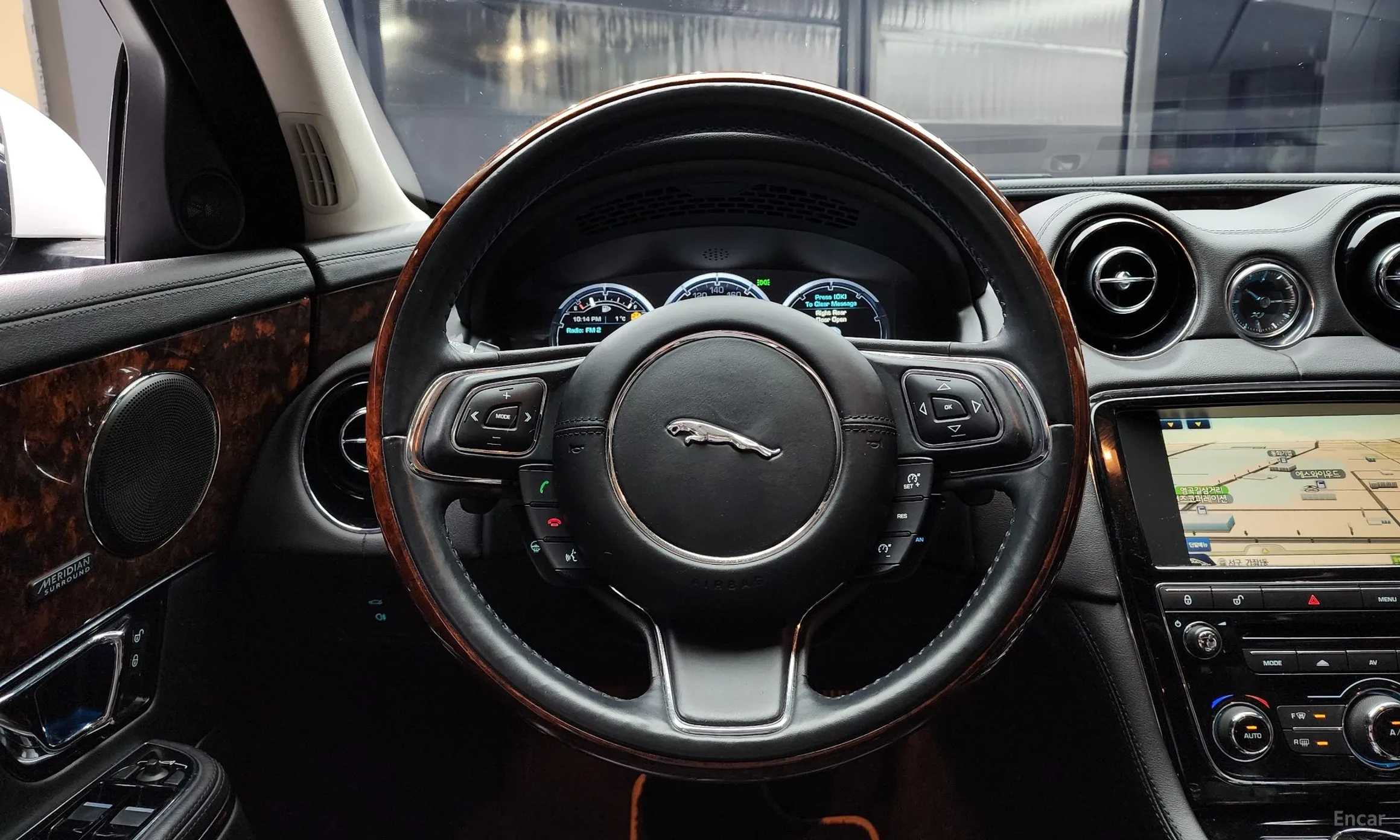 Jaguar All New XJ превью 13