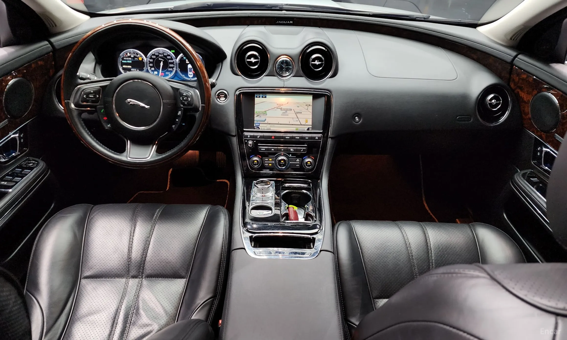 Jaguar All New XJ превью 7