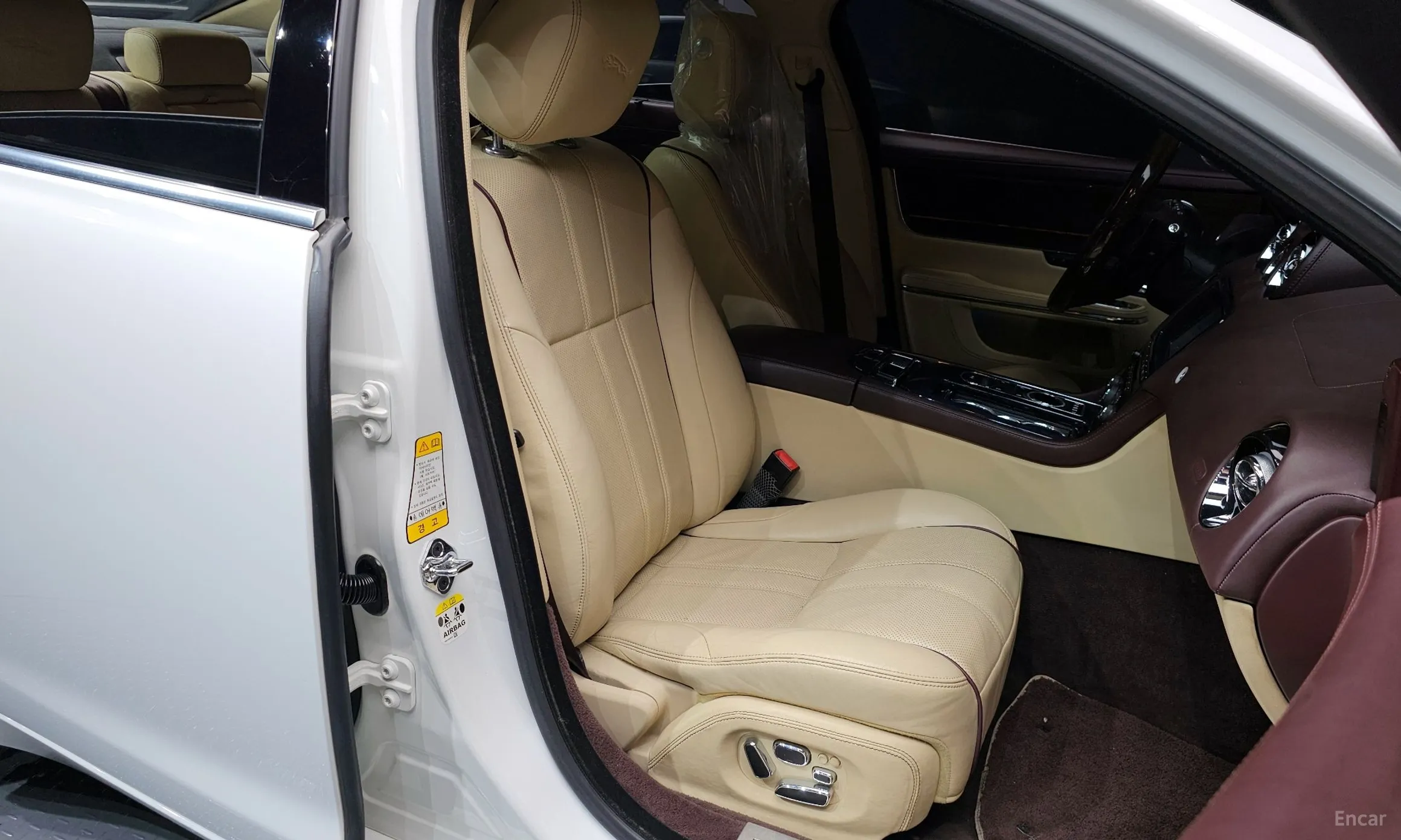 Jaguar All New XJ превью 10