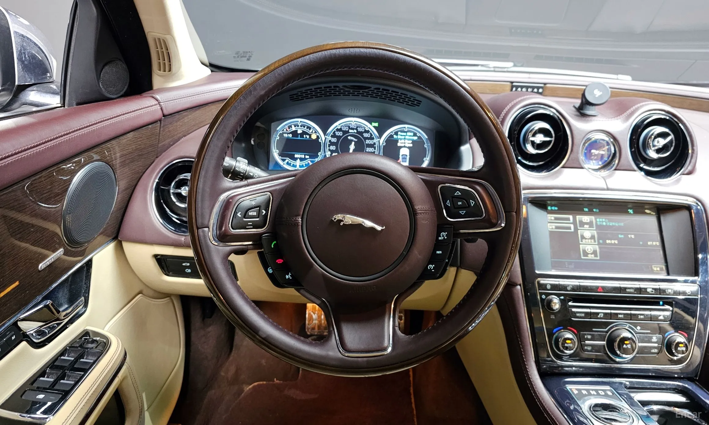 Jaguar All New XJ превью 13
