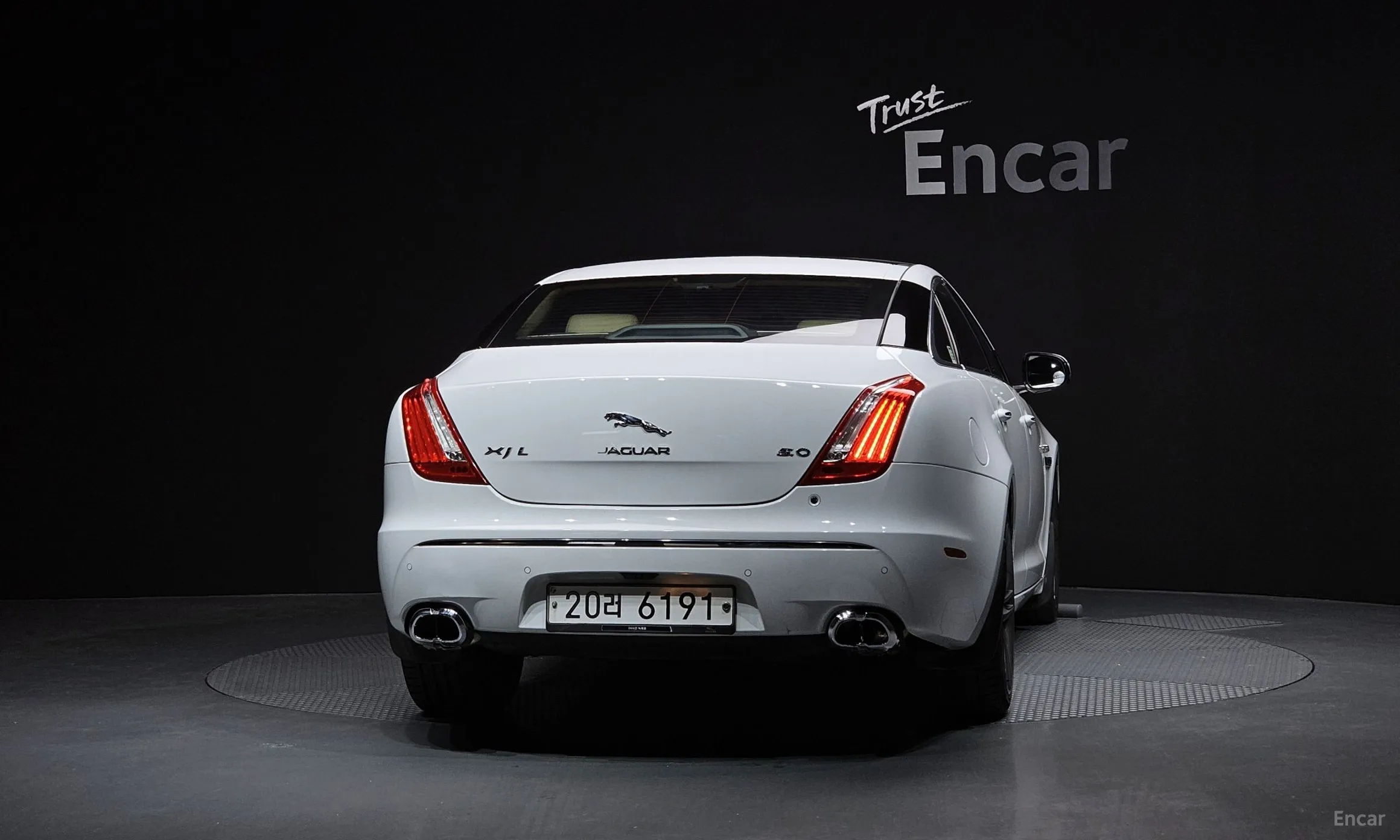 Jaguar All New XJ превью 4