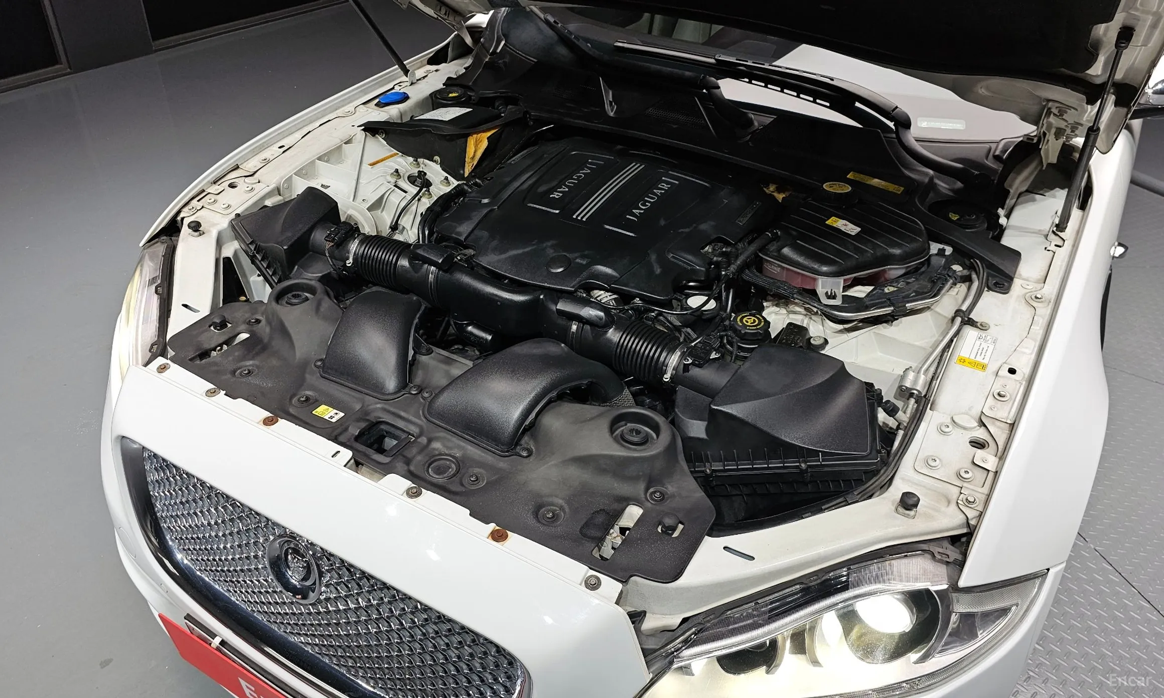Jaguar All New XJ превью 6