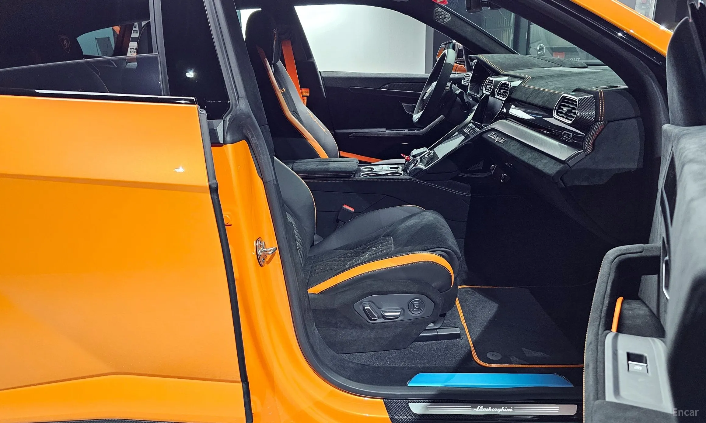Lamborghini Urus превью 10