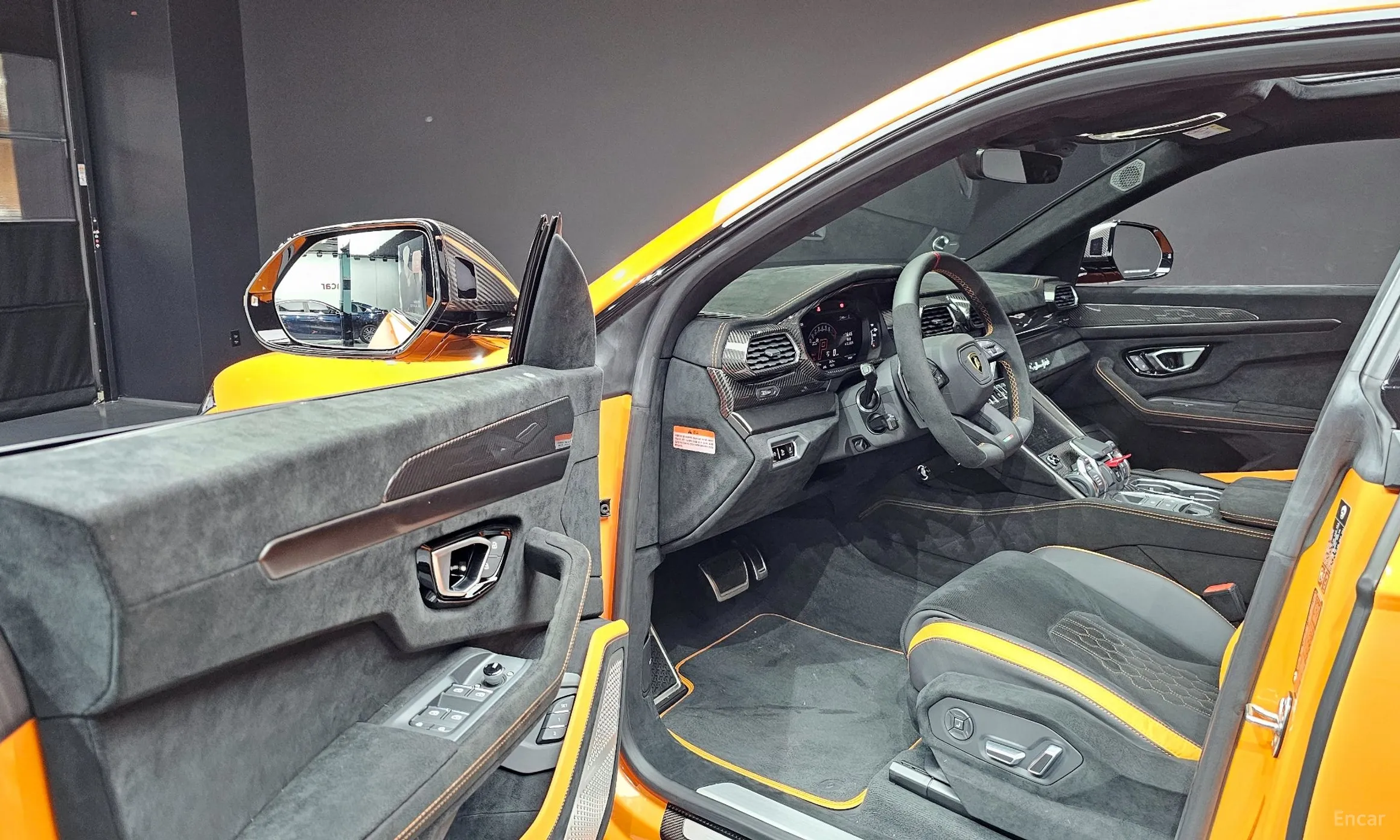 Lamborghini Urus превью 11