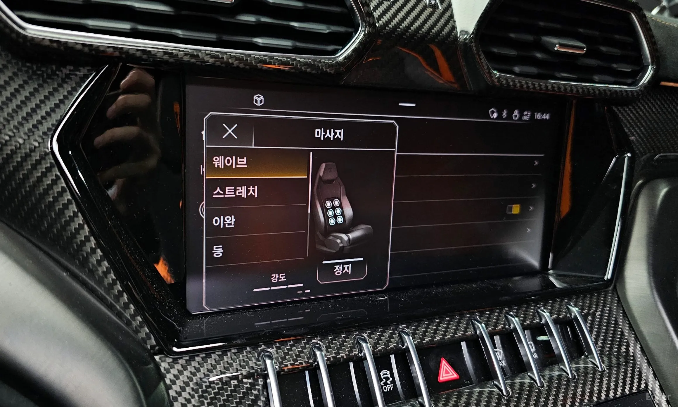 Lamborghini Urus превью 14