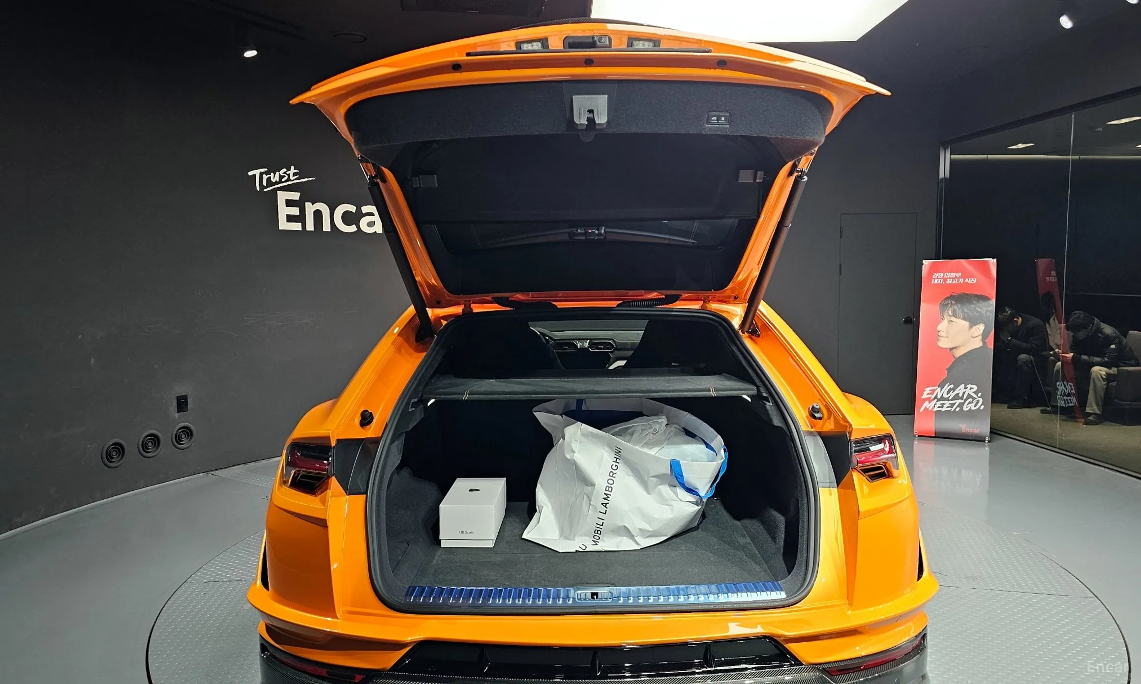 Lamborghini Urus превью 20