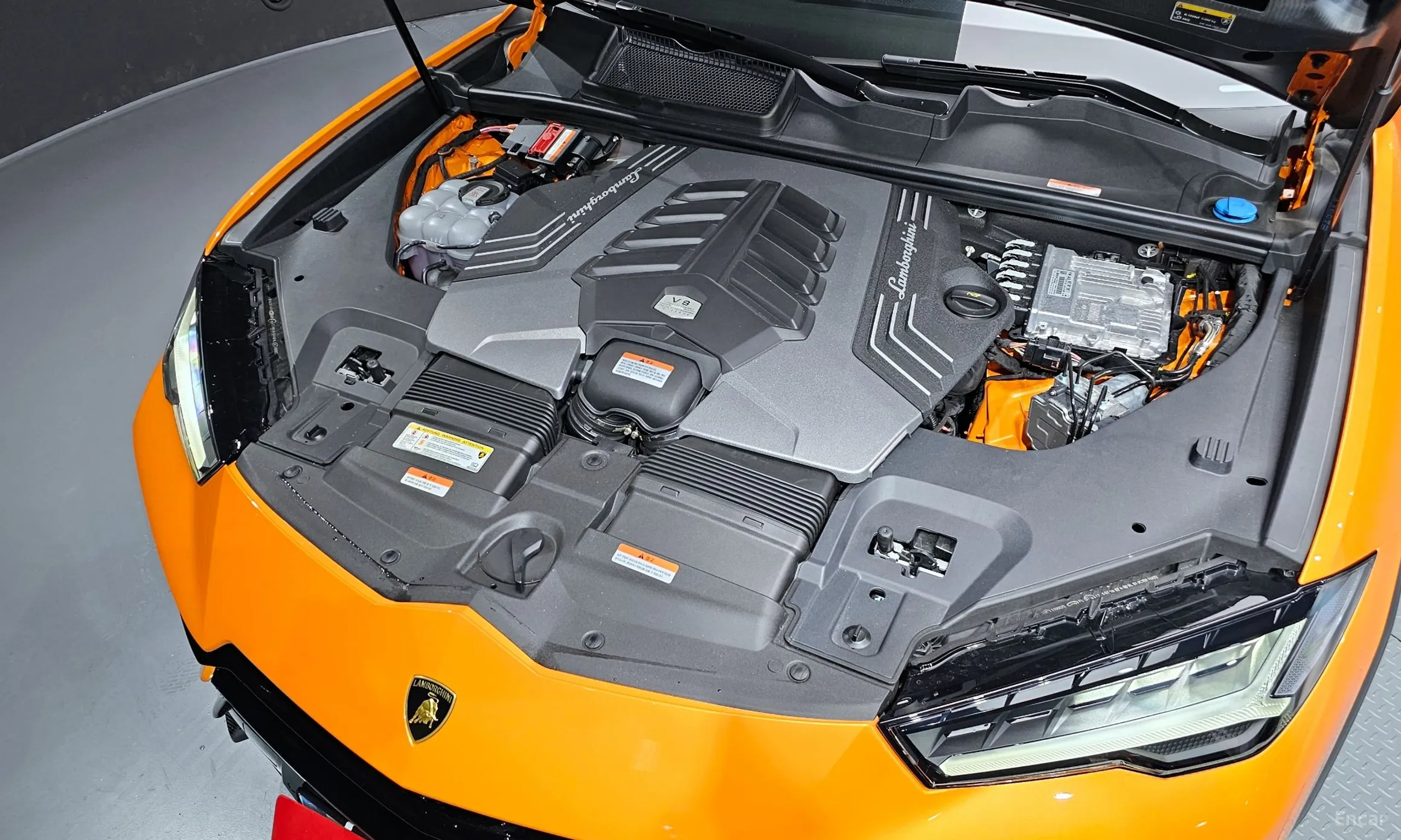 Lamborghini Urus превью 6