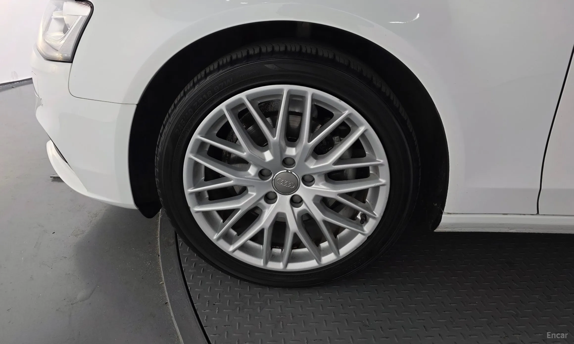 Audi New A4 превью 5