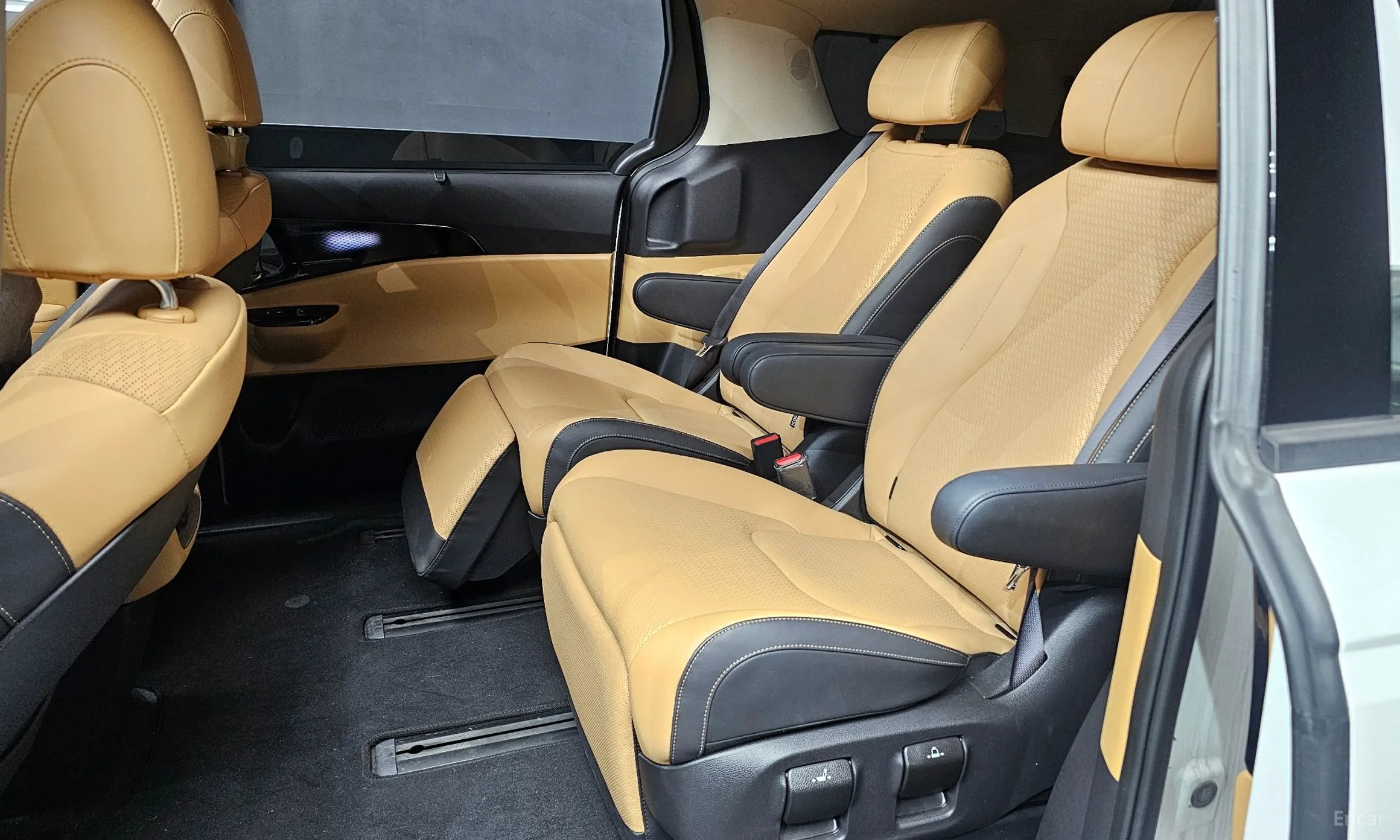 Kia Carnival Gen 4 превью 12