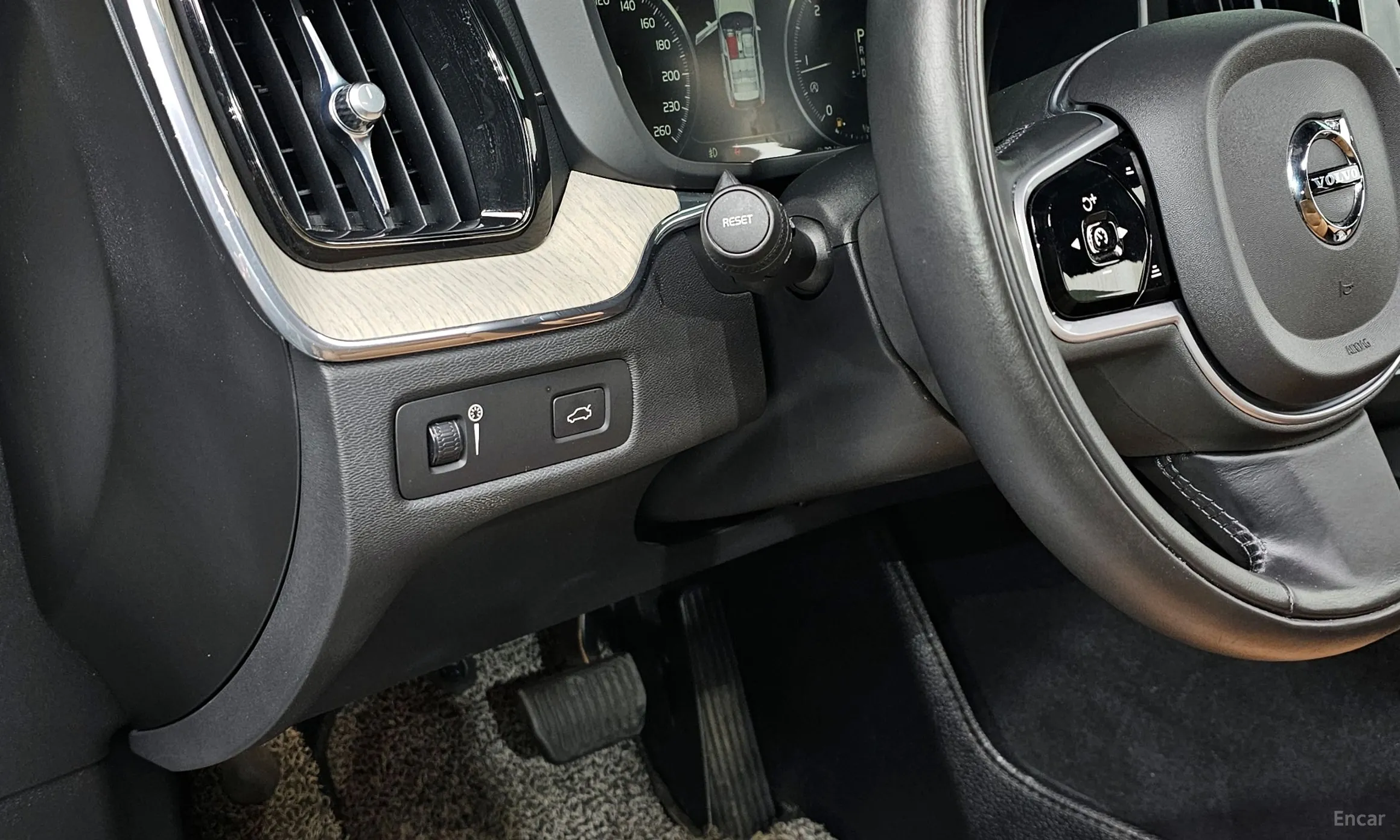 Volvo XC60 Gen 2 превью 16