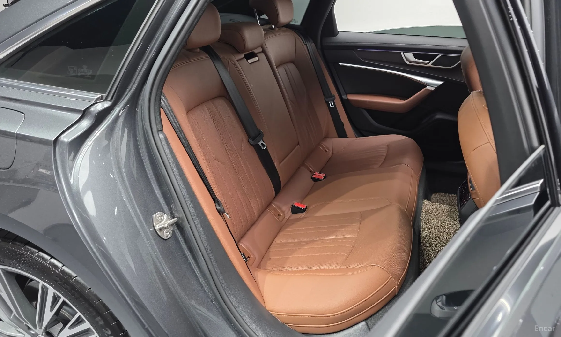 Audi A6 (C8) превью 12