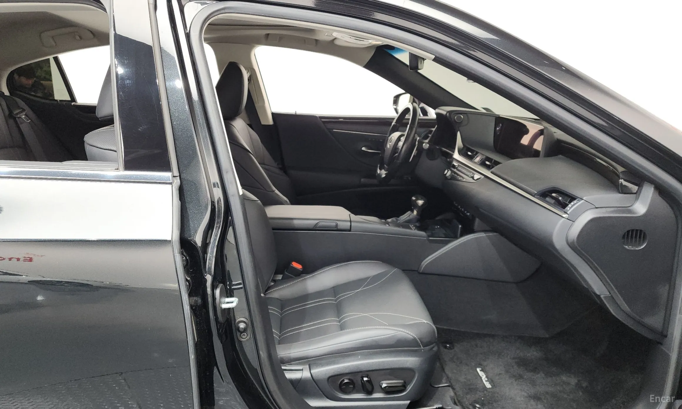 Lexus ES300h 7th Generation превью 11