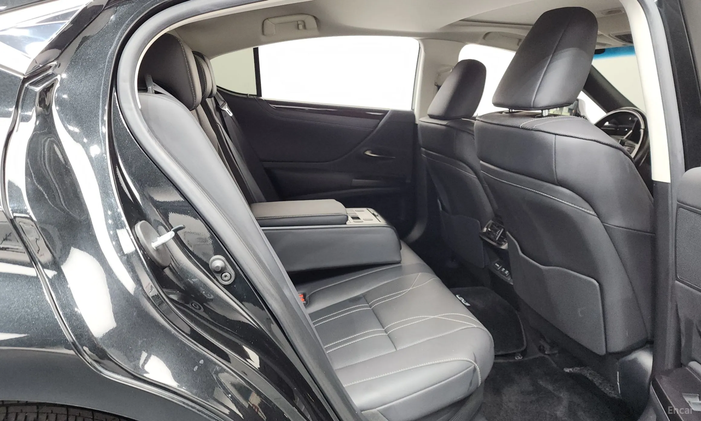 Lexus ES300h 7th Generation превью 12