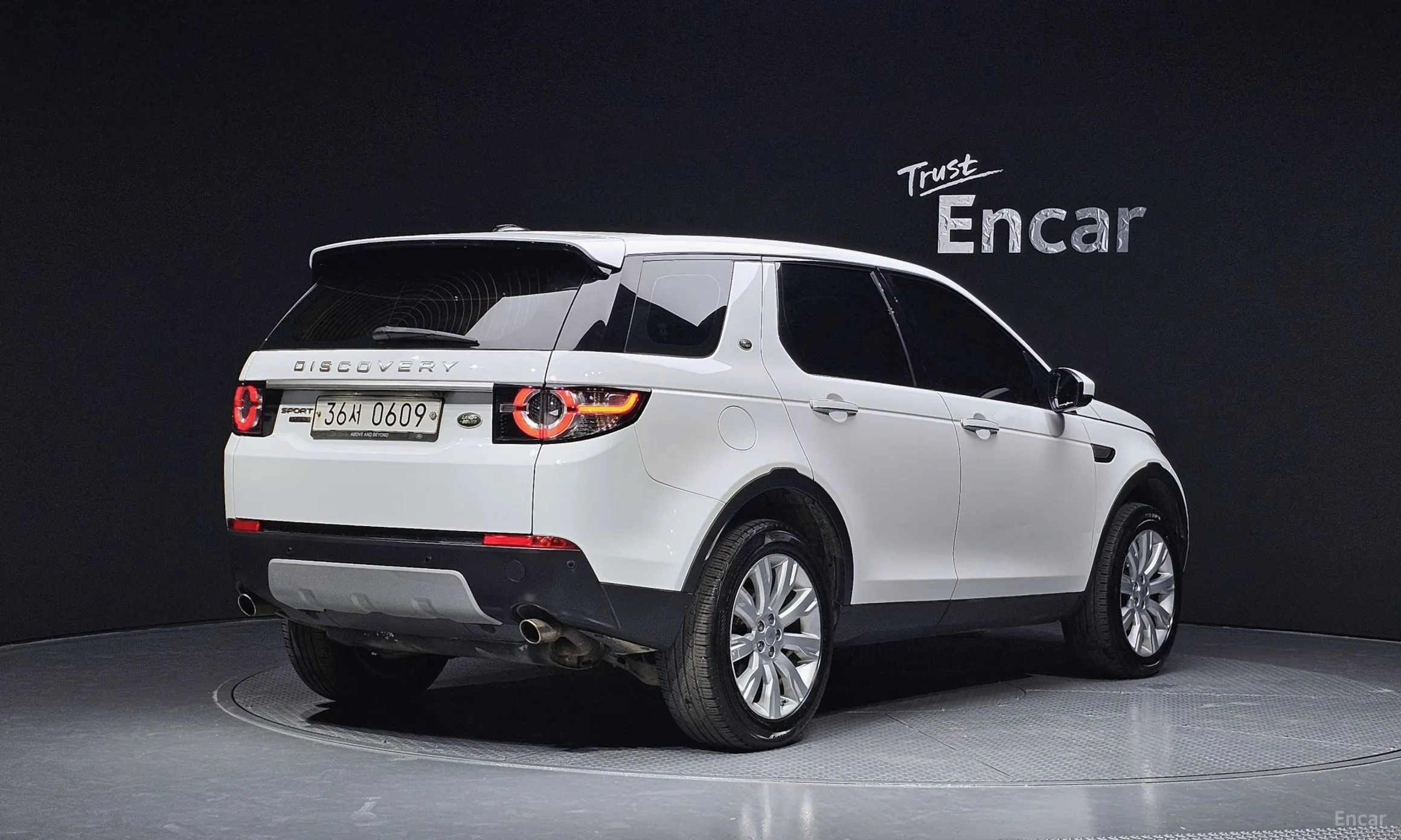 Land Rover Discovery Sports превью 2