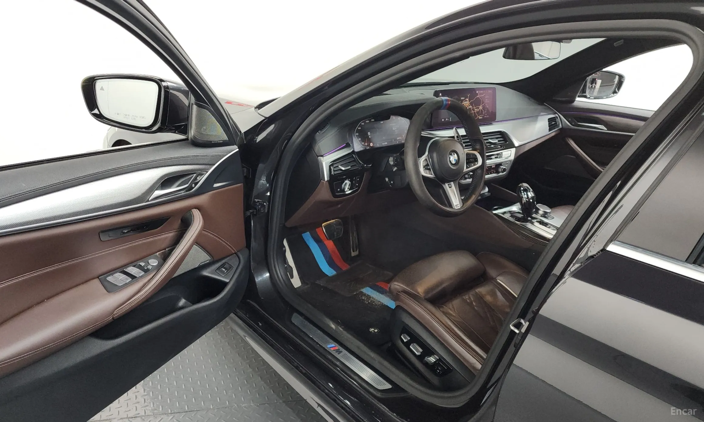 BMW 5 Series (G30) превью 10