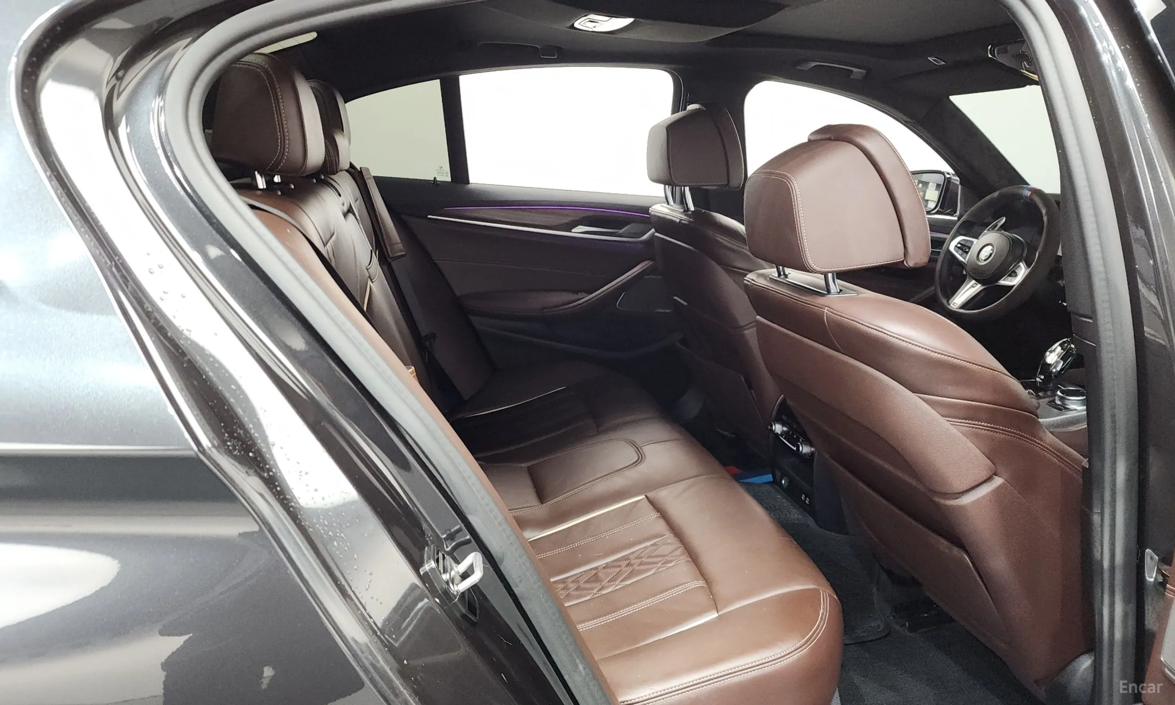 BMW 5 Series (G30) превью 12
