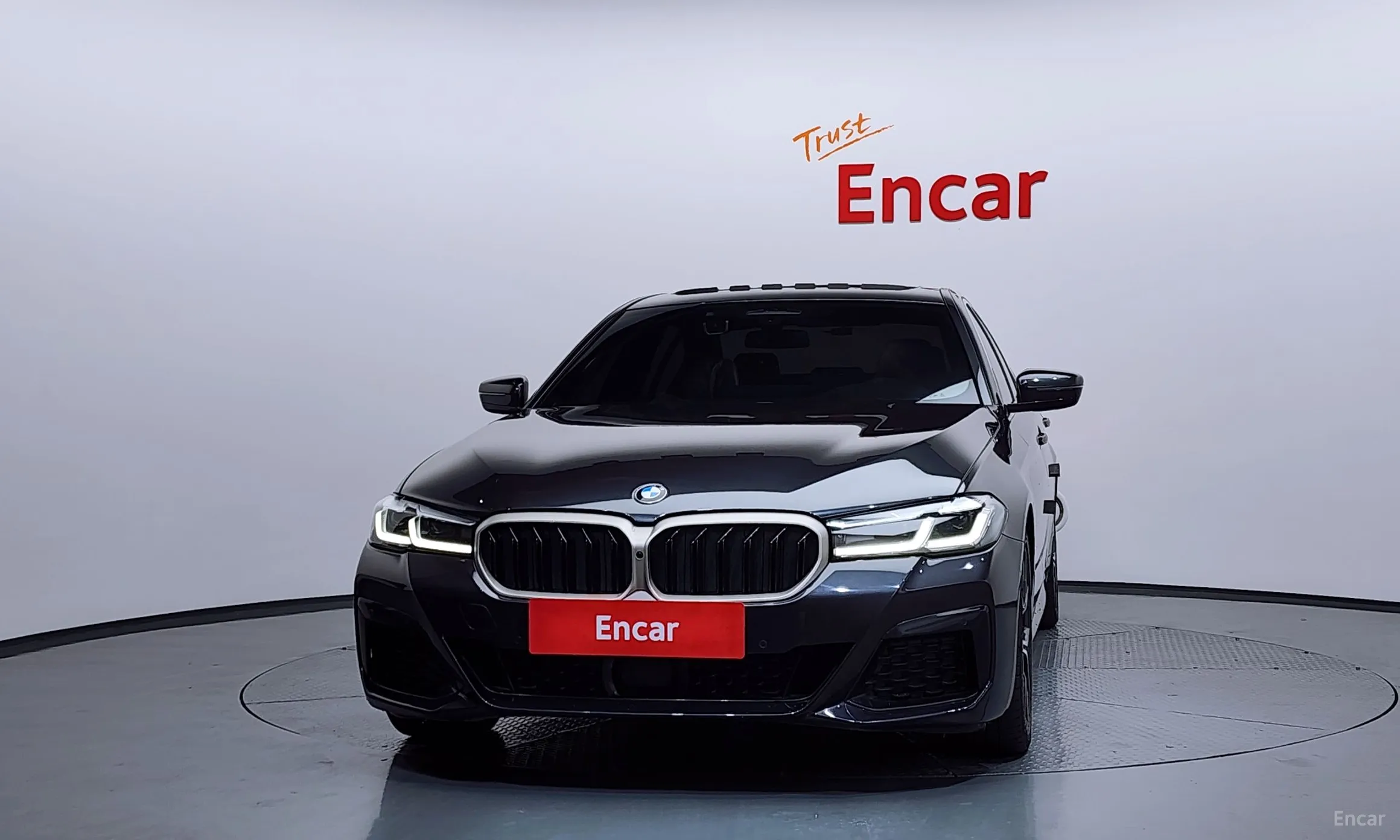 BMW 5 Series (G30) превью 3