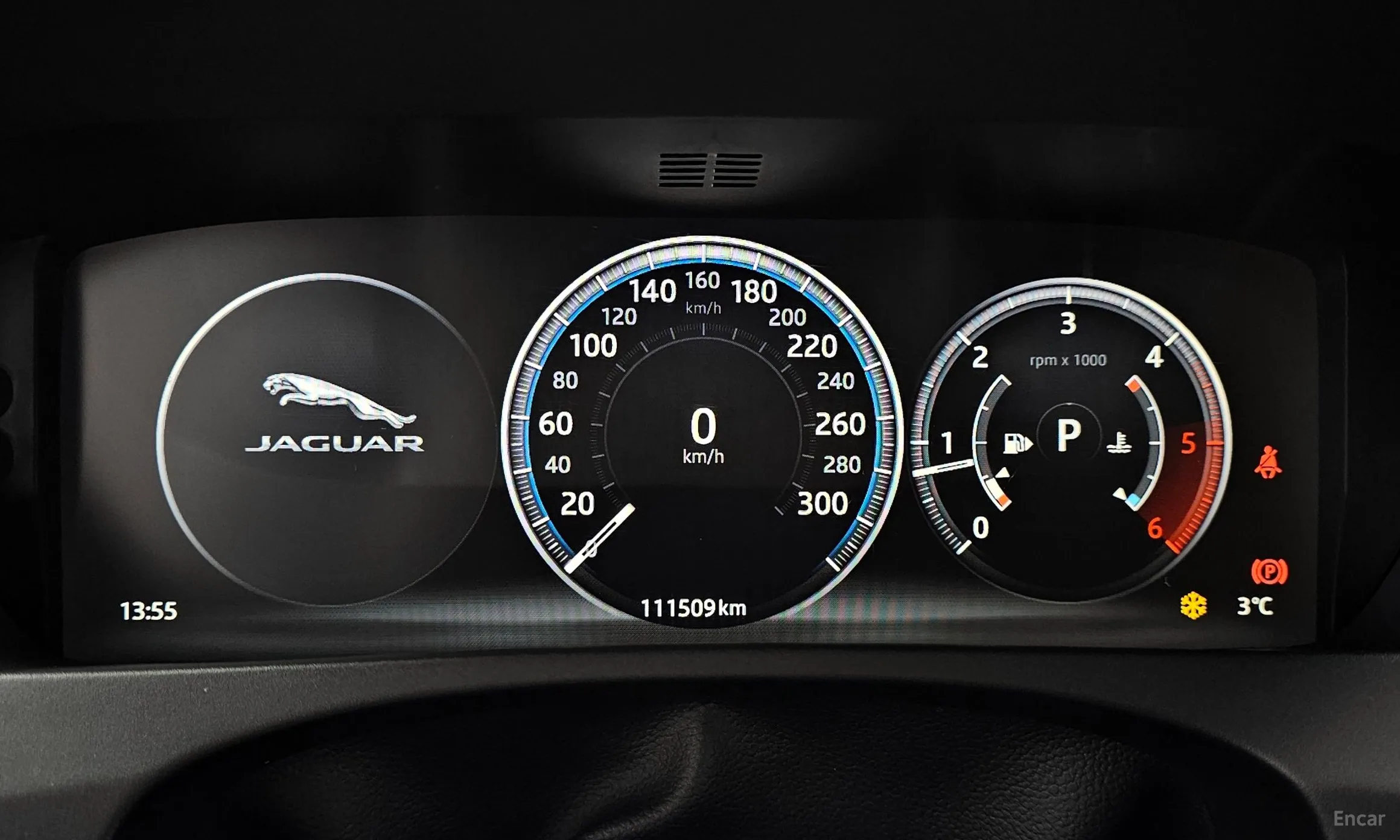 Jaguar F-PACE превью 8