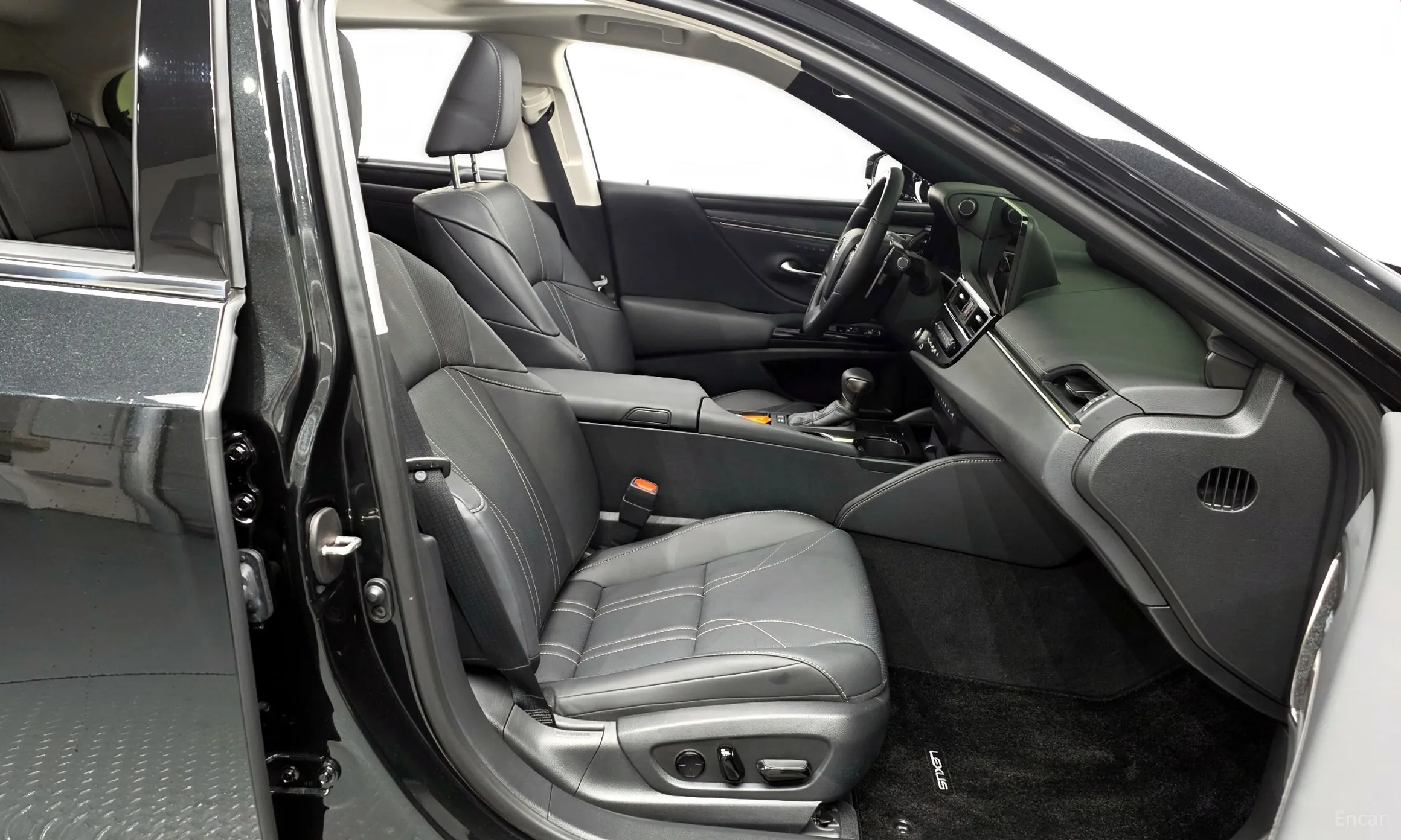 Lexus ES300h 7th Generation превью 11