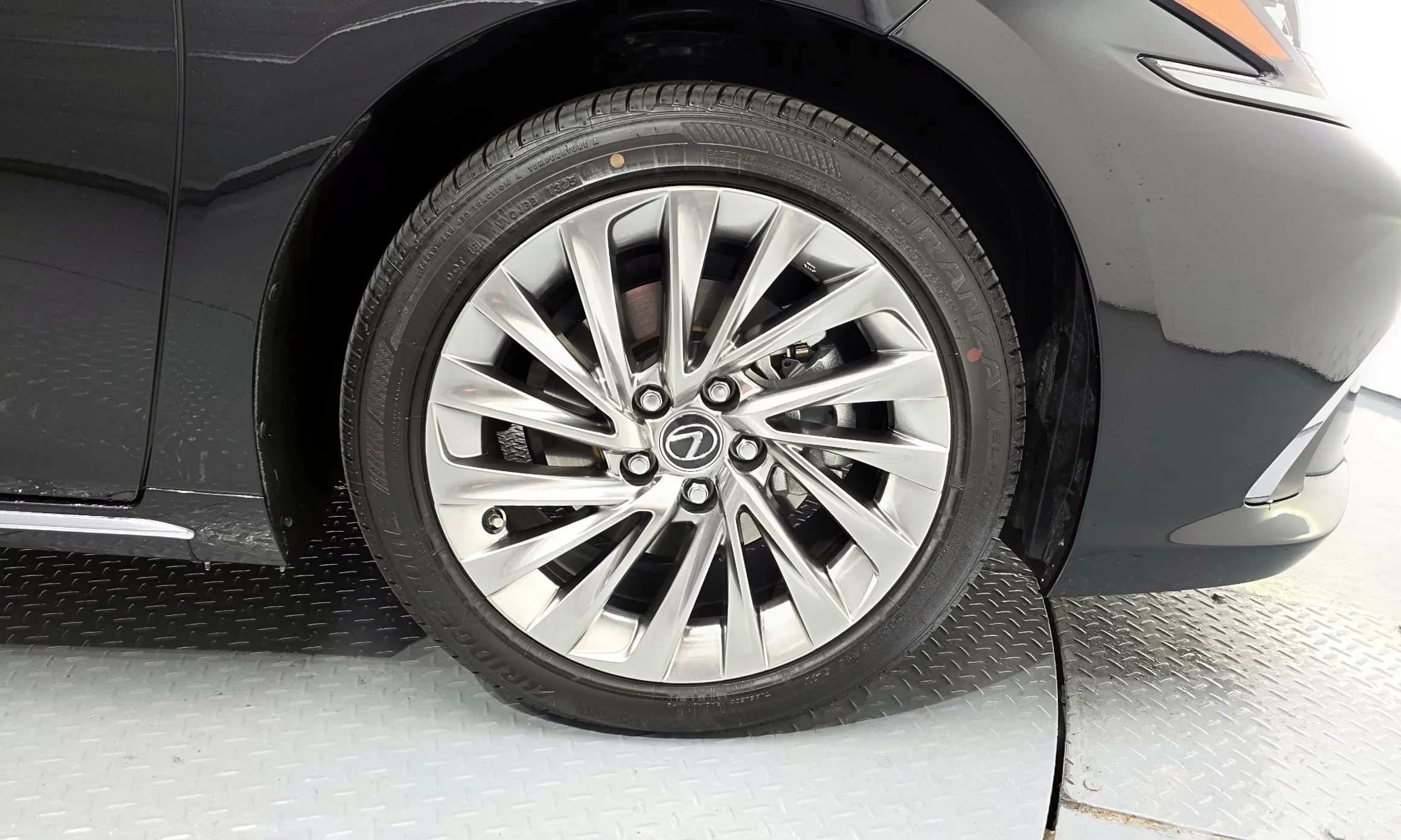 Lexus ES300h 7th Generation превью 5