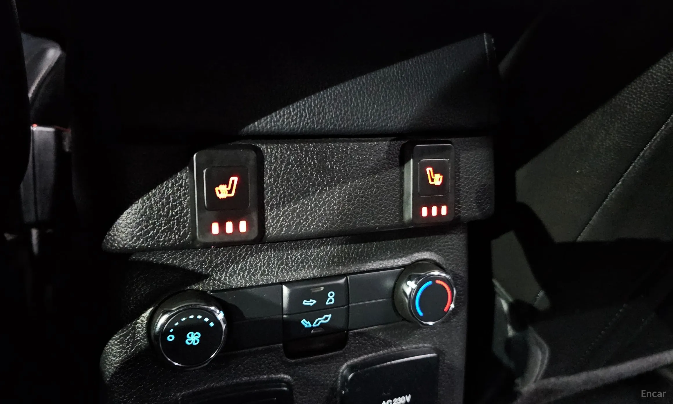 Ford Explorer превью 19