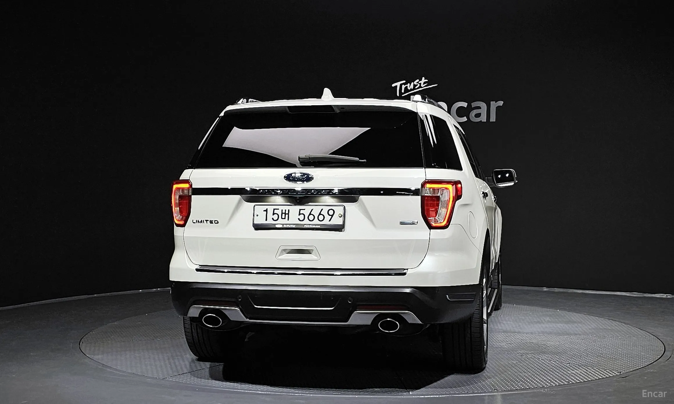 Ford Explorer превью 4