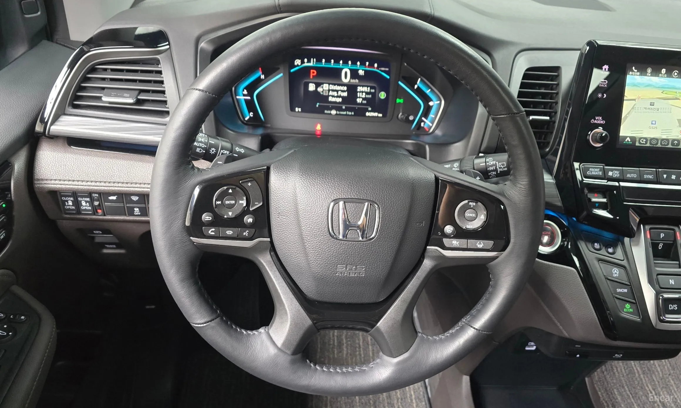 Honda Odyssey превью 13