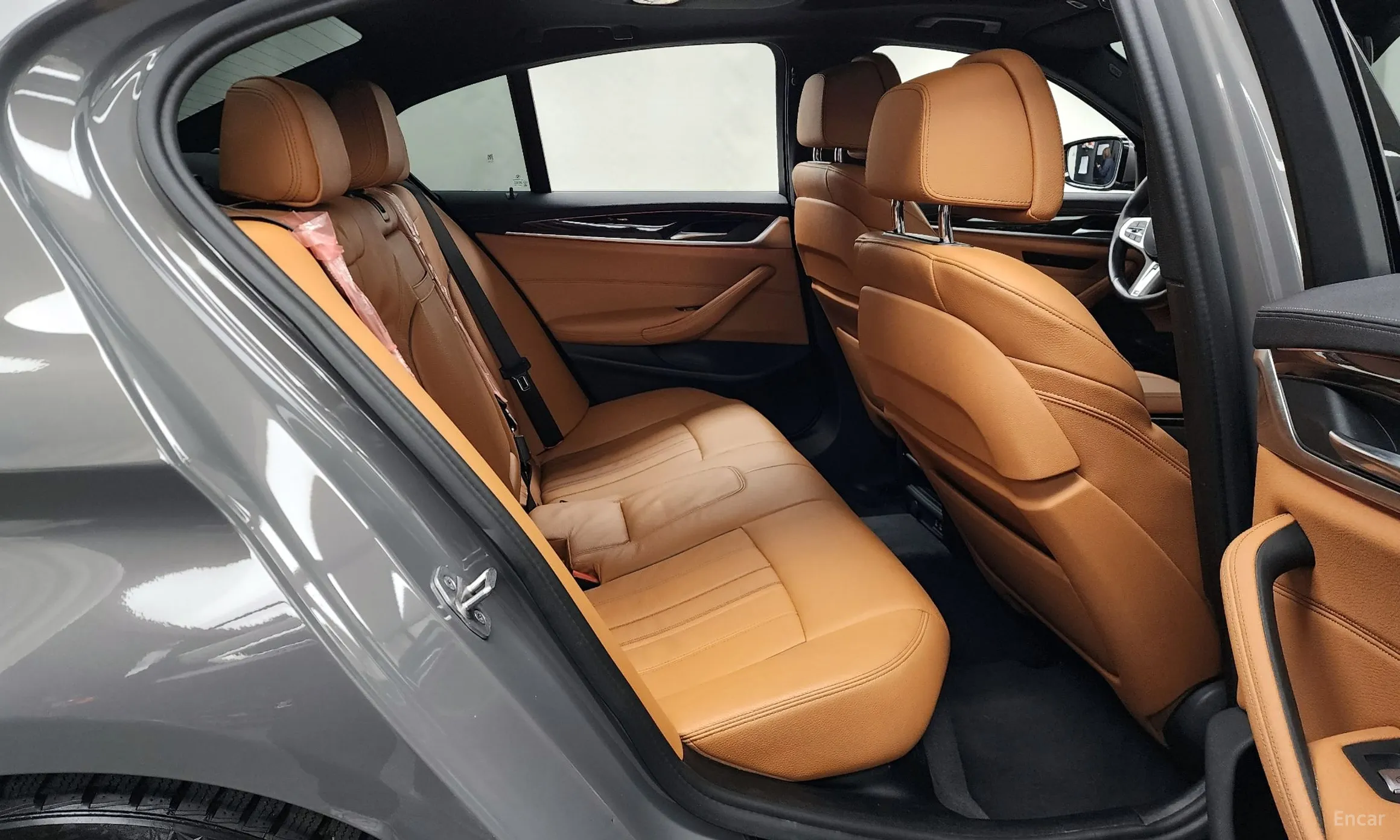 BMW 5 Series (G30) превью 12