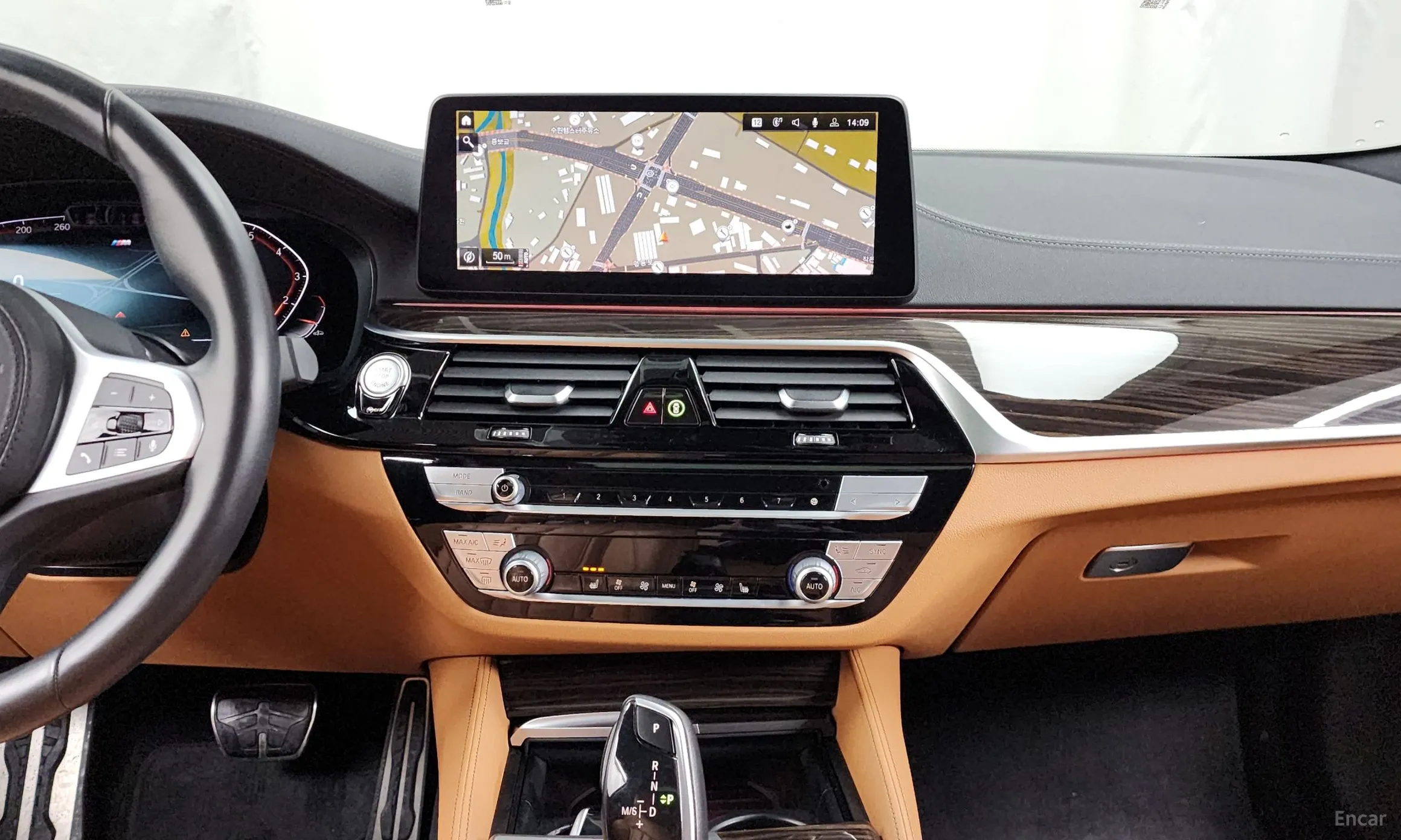 BMW 5 Series (G30) превью 14