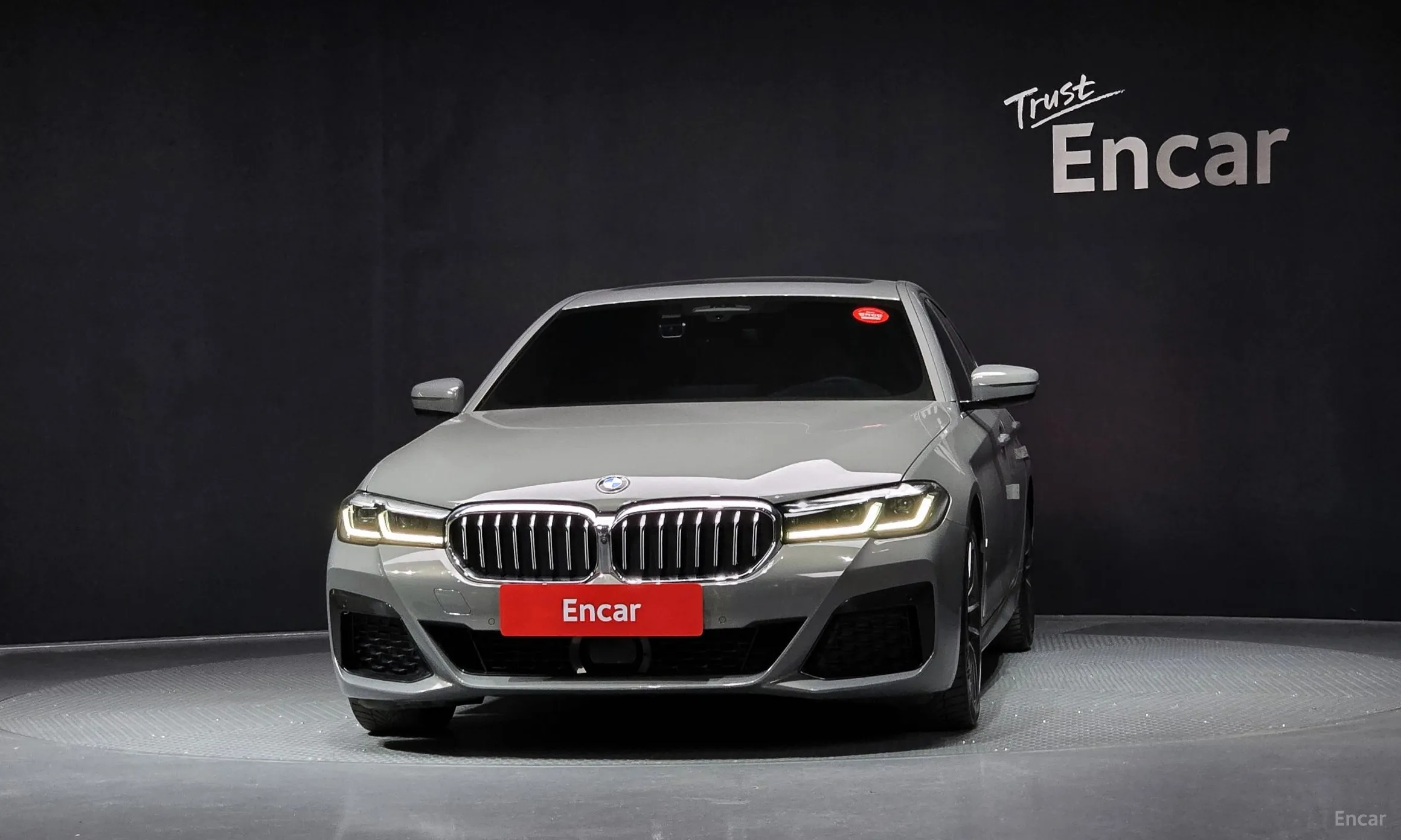 BMW 5 Series (G30) превью 3