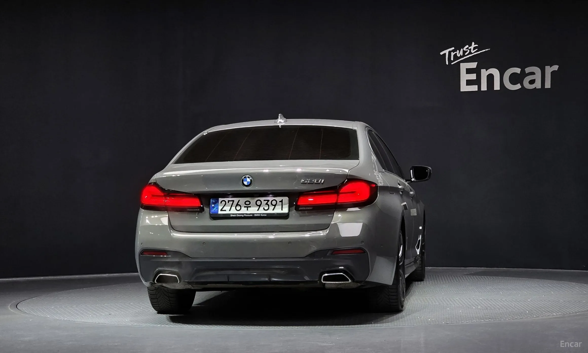 BMW 5 Series (G30) превью 4