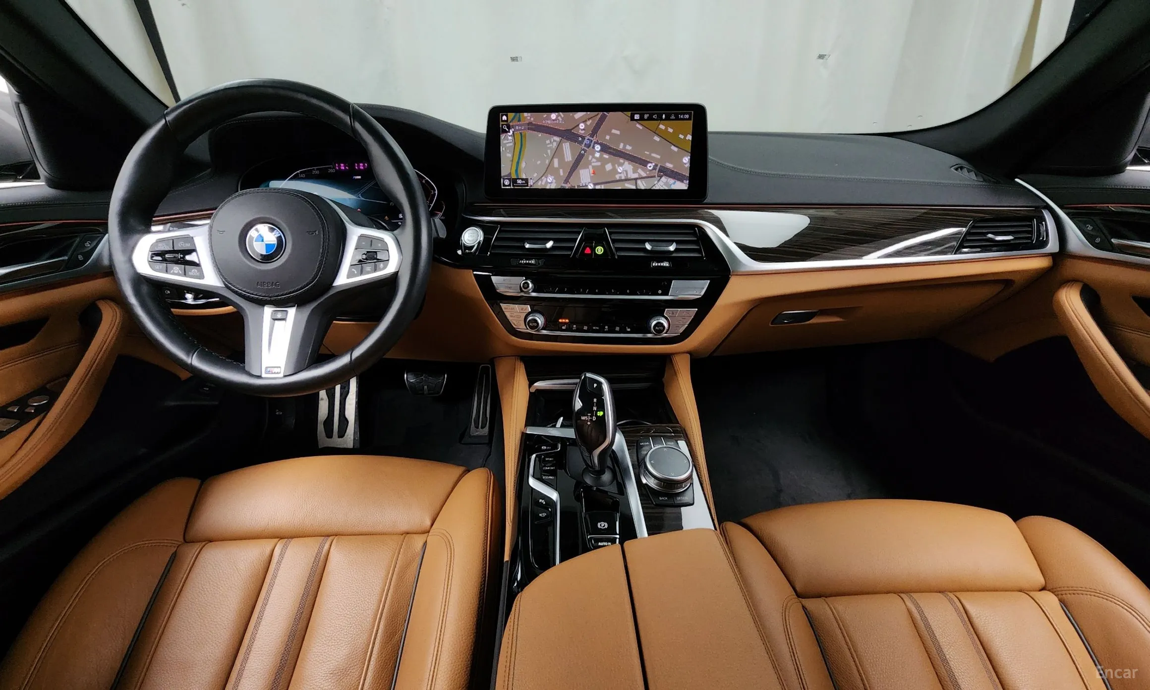 BMW 5 Series (G30) превью 7
